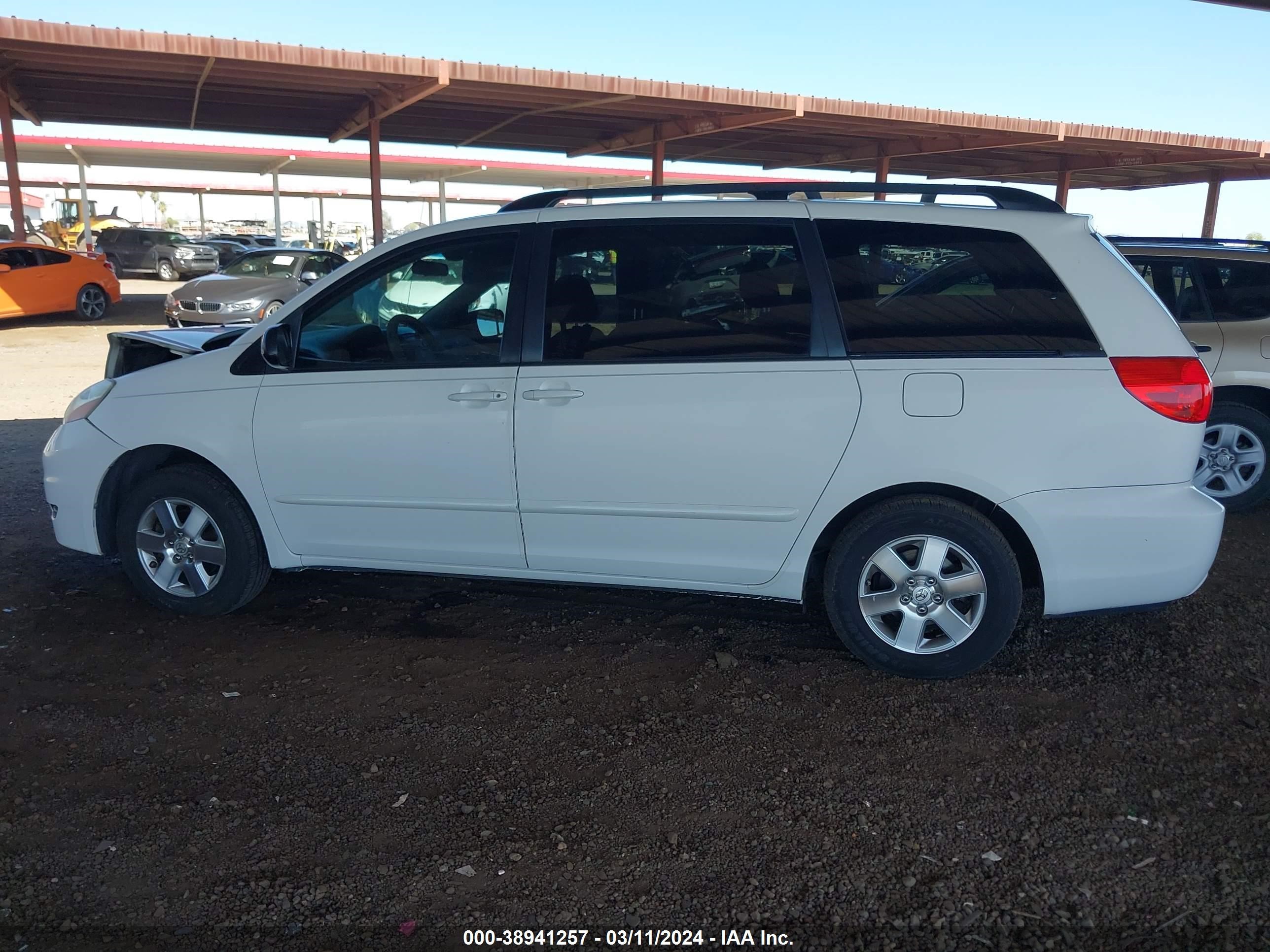 Photo 13 VIN: 5TDZK23C08S166479 - TOYOTA SIENNA 