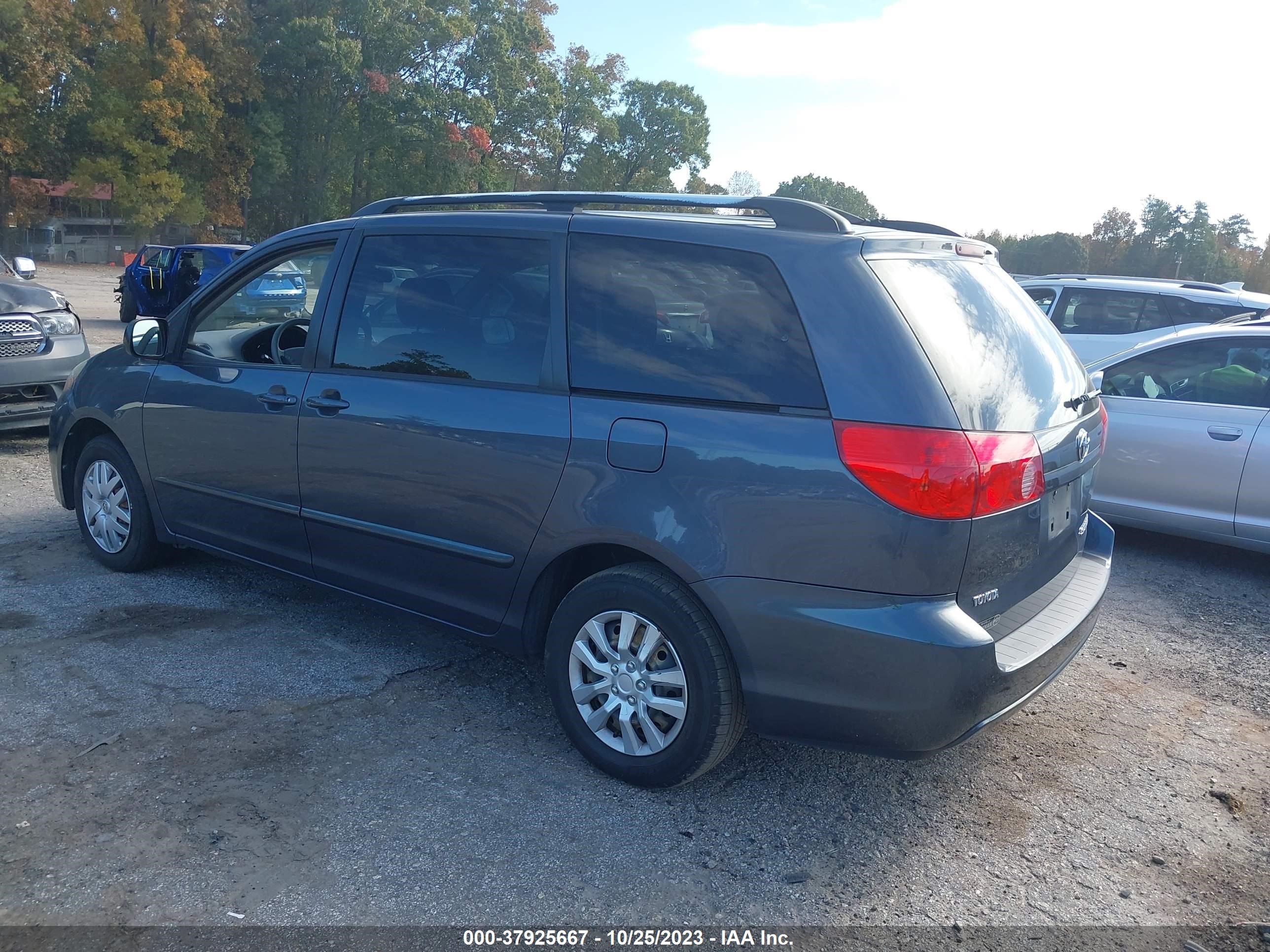 Photo 2 VIN: 5TDZK23C08S171455 - TOYOTA SIENNA 