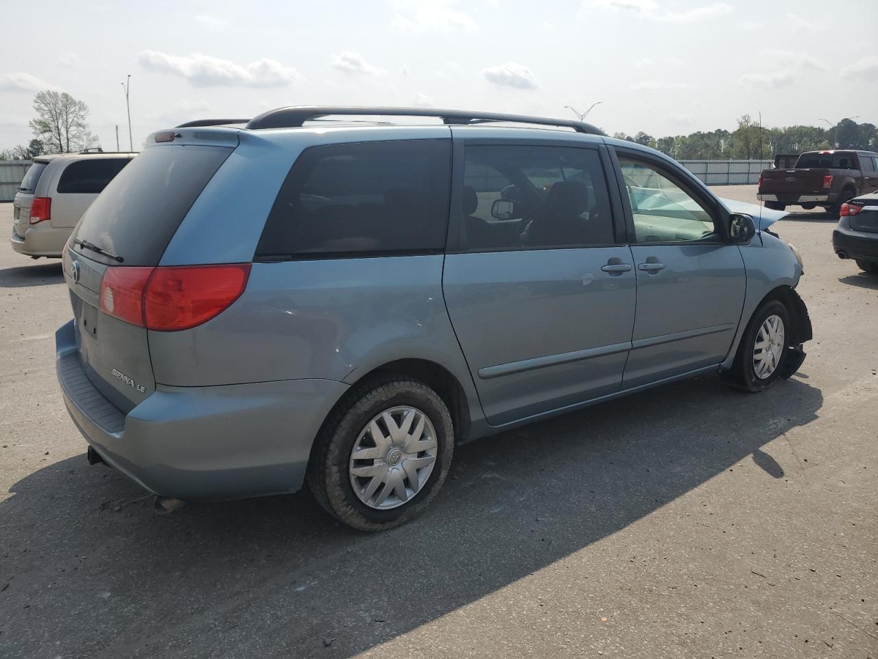 Photo 2 VIN: 5TDZK23C08S178860 - TOYOTA SIENNA 