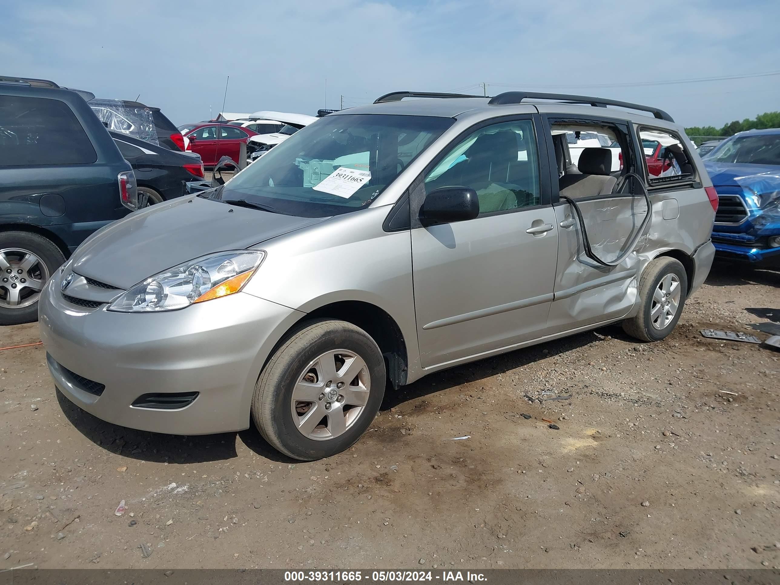 Photo 1 VIN: 5TDZK23C08S200582 - TOYOTA SIENNA 