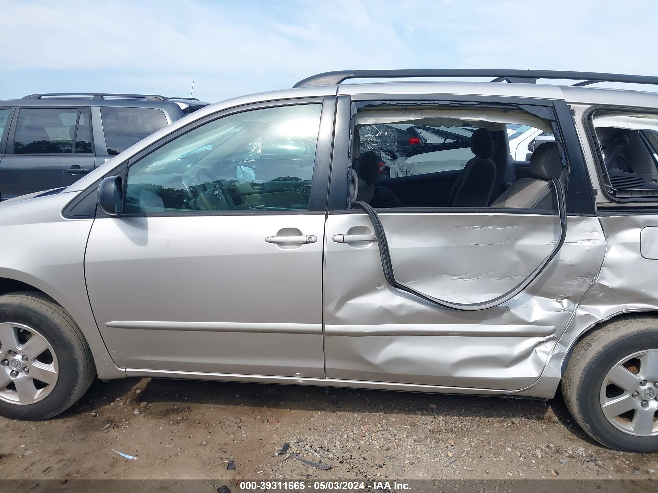 Photo 13 VIN: 5TDZK23C08S200582 - TOYOTA SIENNA 