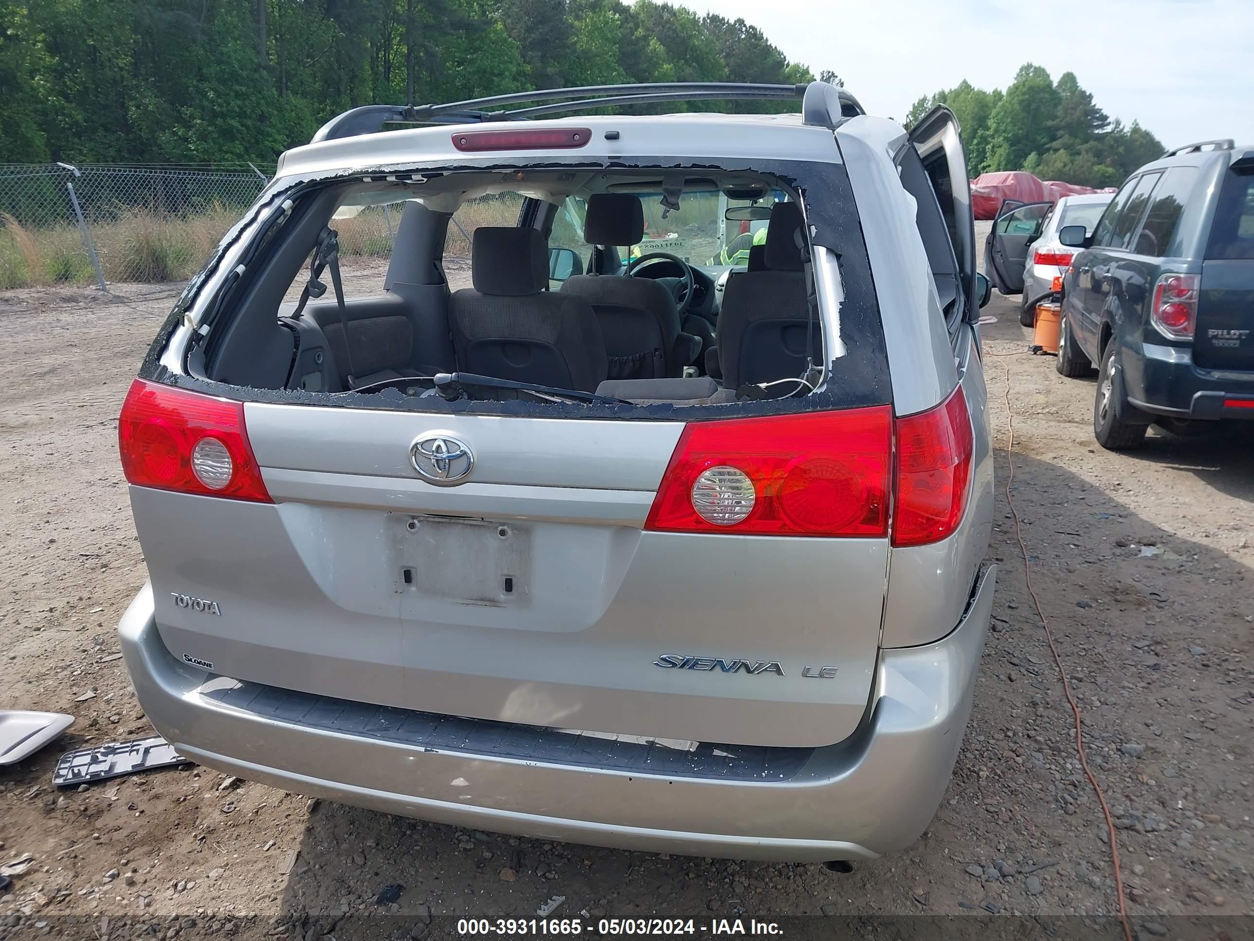 Photo 15 VIN: 5TDZK23C08S200582 - TOYOTA SIENNA 