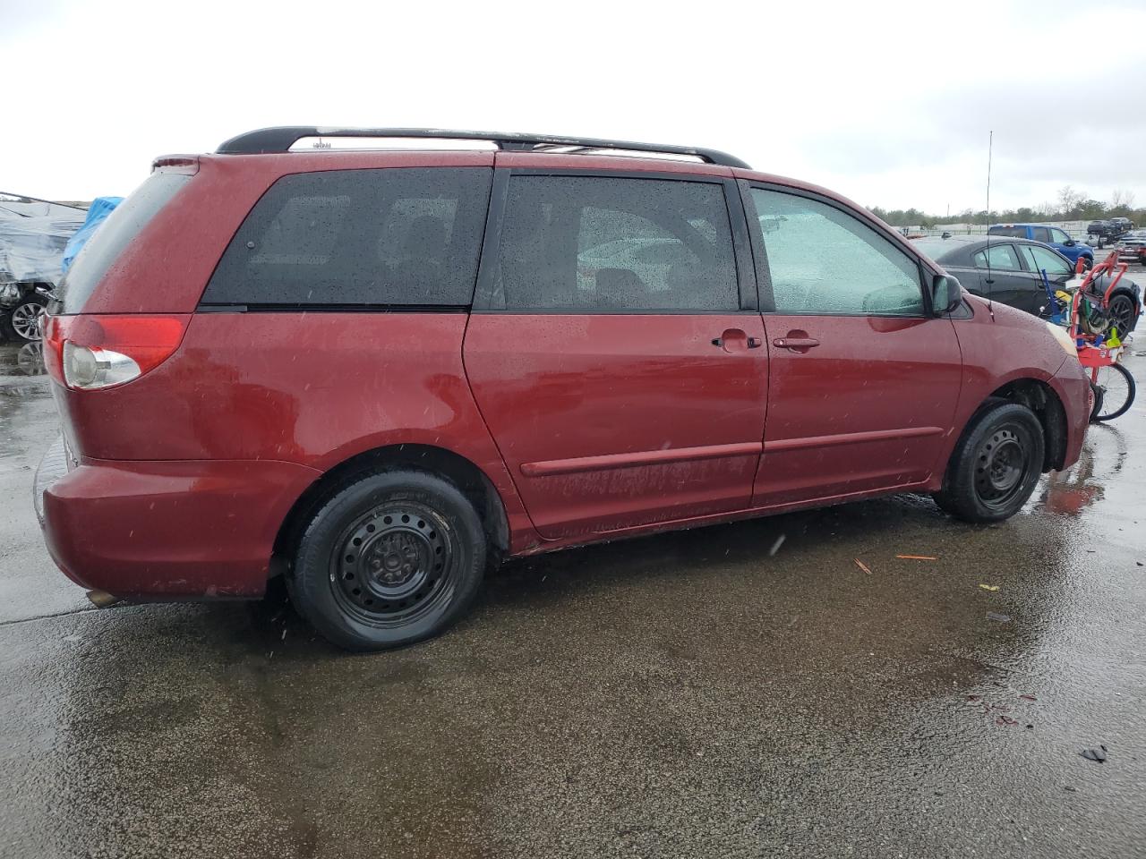 Photo 2 VIN: 5TDZK23C08S201103 - TOYOTA SIENNA 