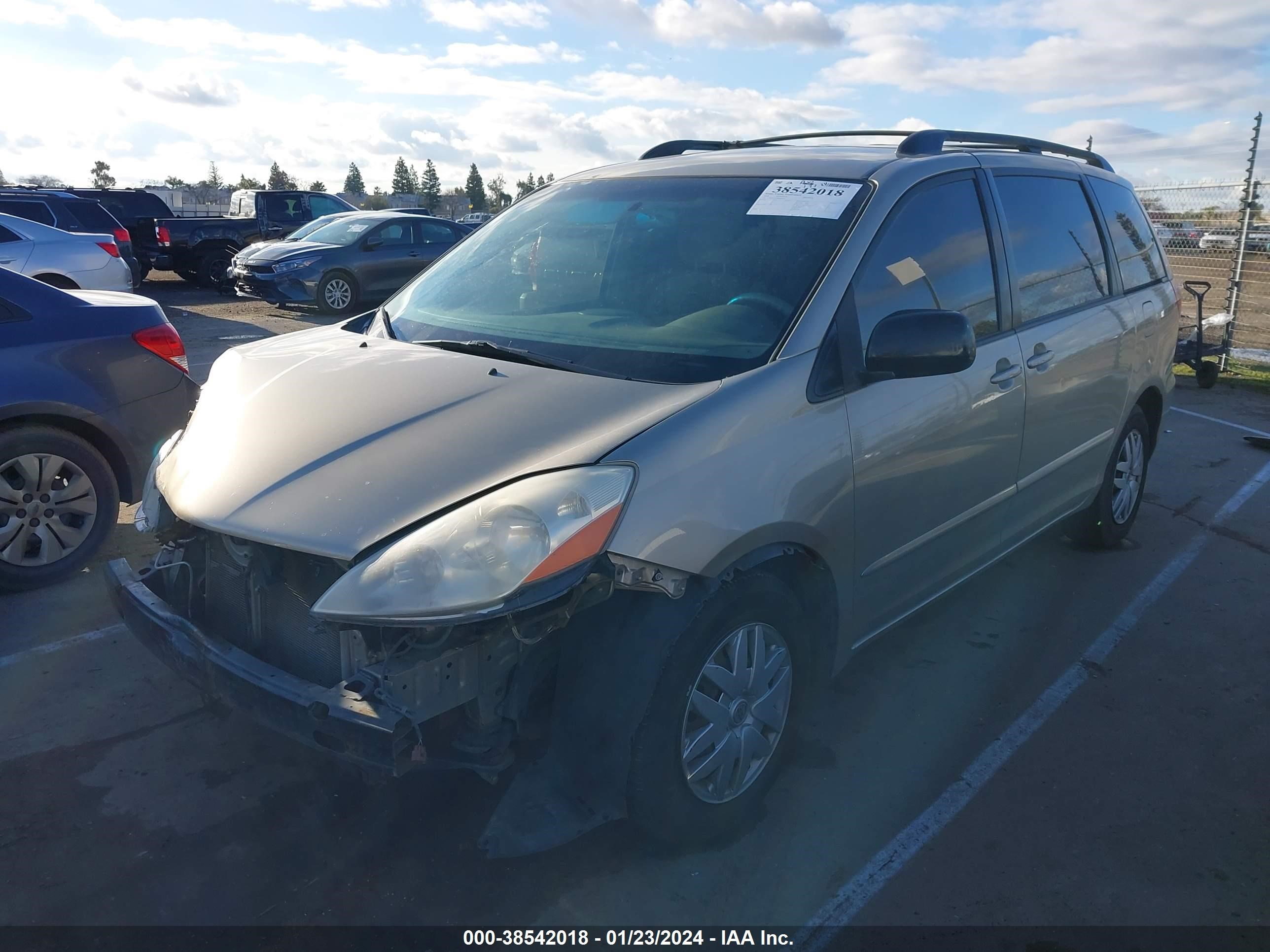 Photo 1 VIN: 5TDZK23C08S206639 - TOYOTA SIENNA 