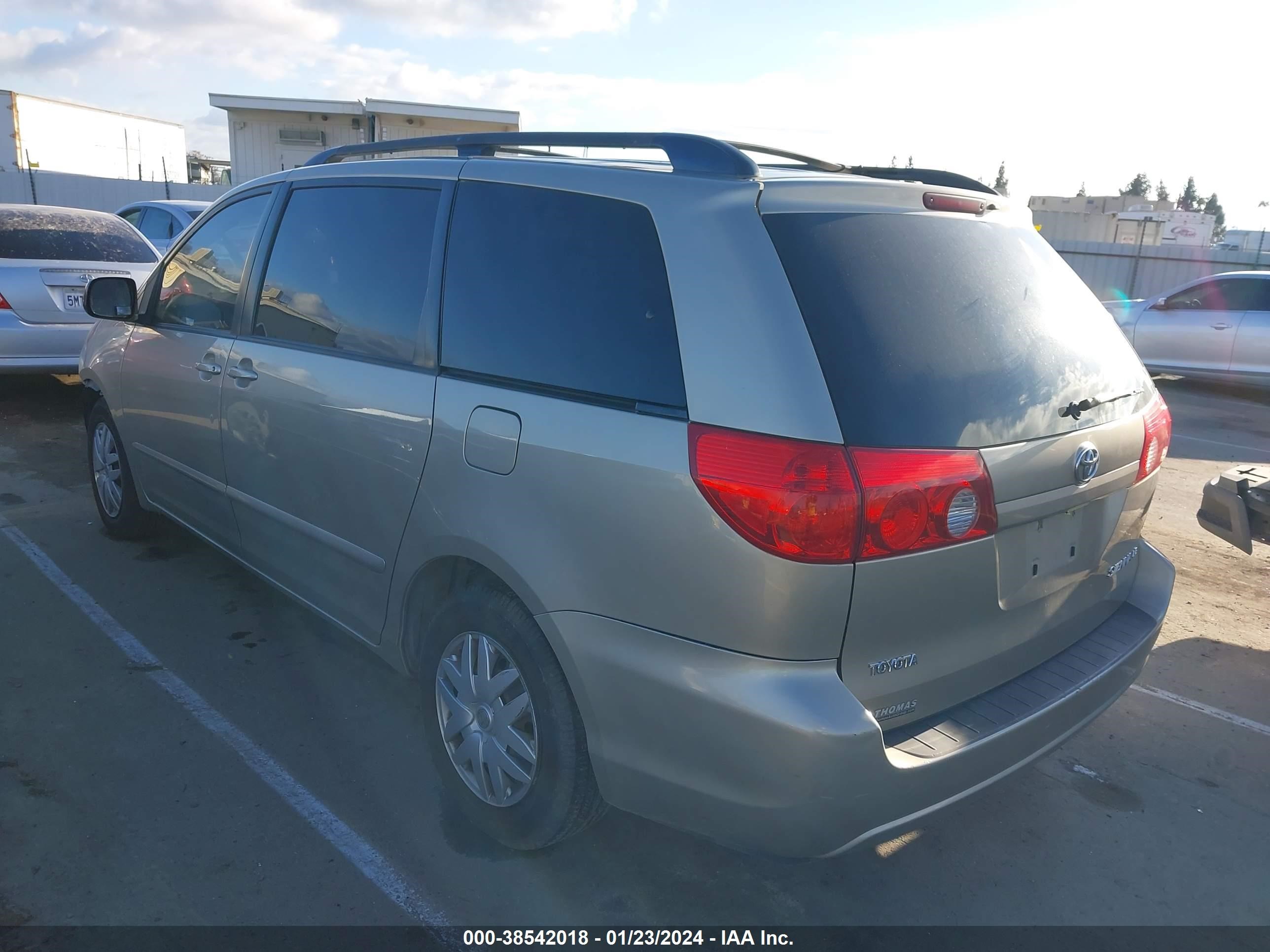 Photo 2 VIN: 5TDZK23C08S206639 - TOYOTA SIENNA 