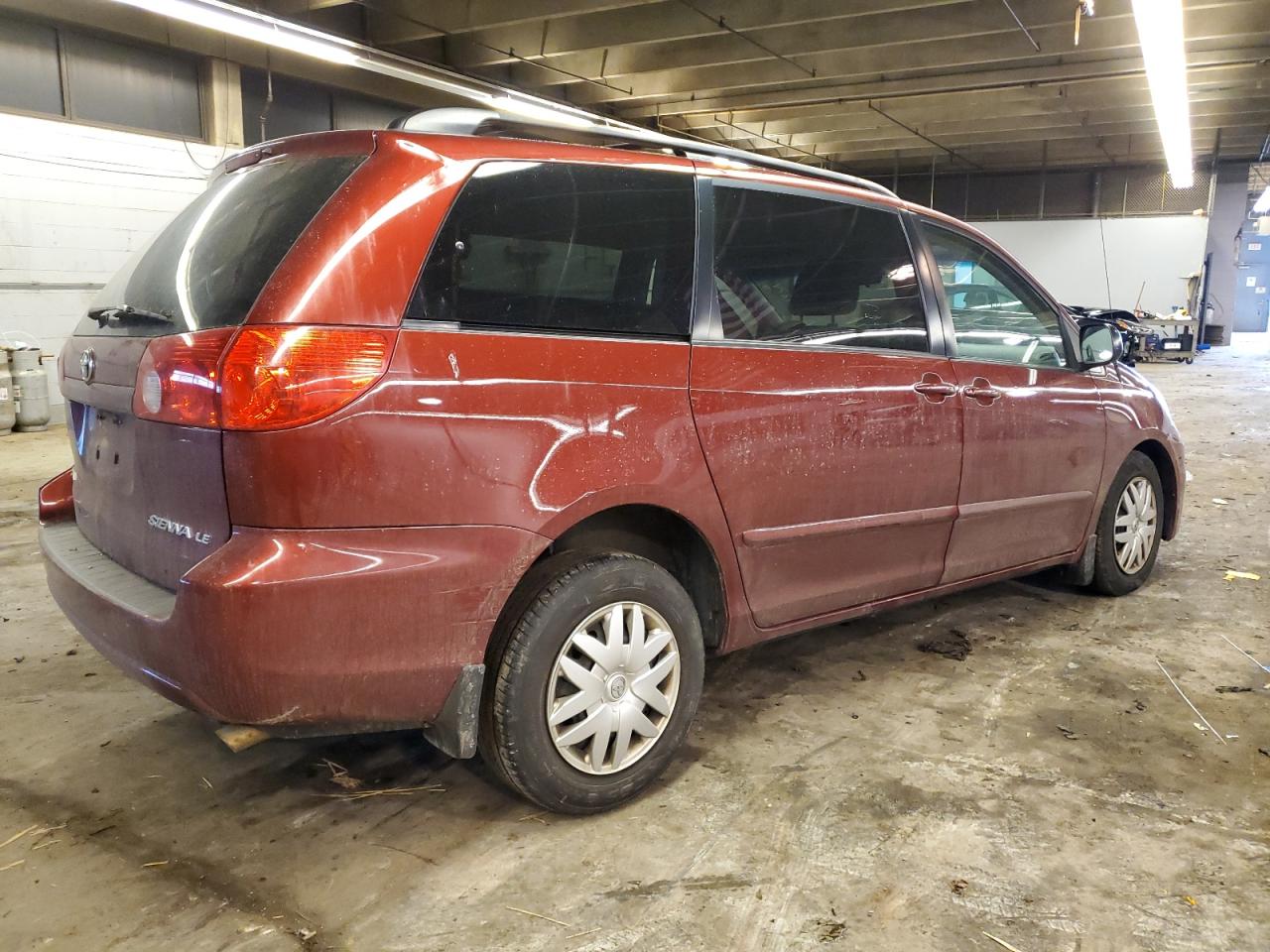 Photo 2 VIN: 5TDZK23C09S225578 - TOYOTA SIENNA 