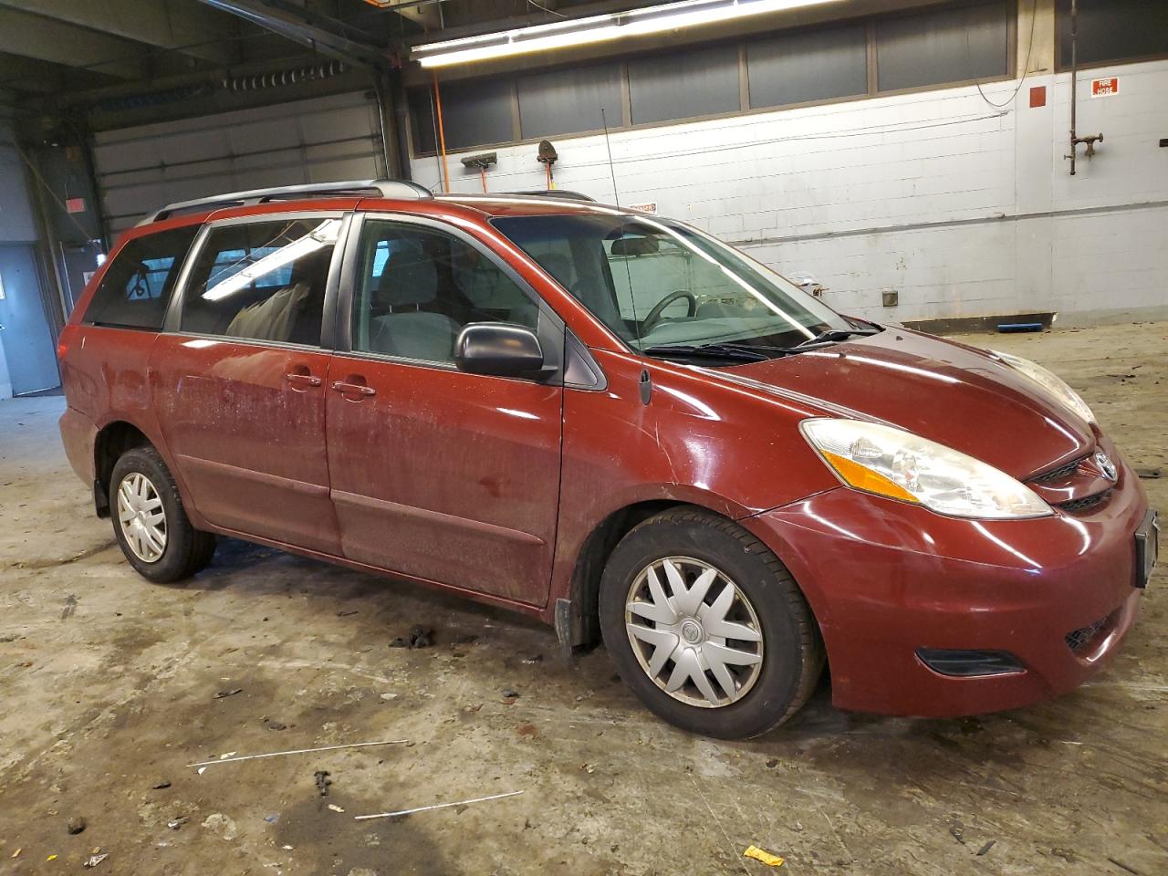 Photo 3 VIN: 5TDZK23C09S225578 - TOYOTA SIENNA 