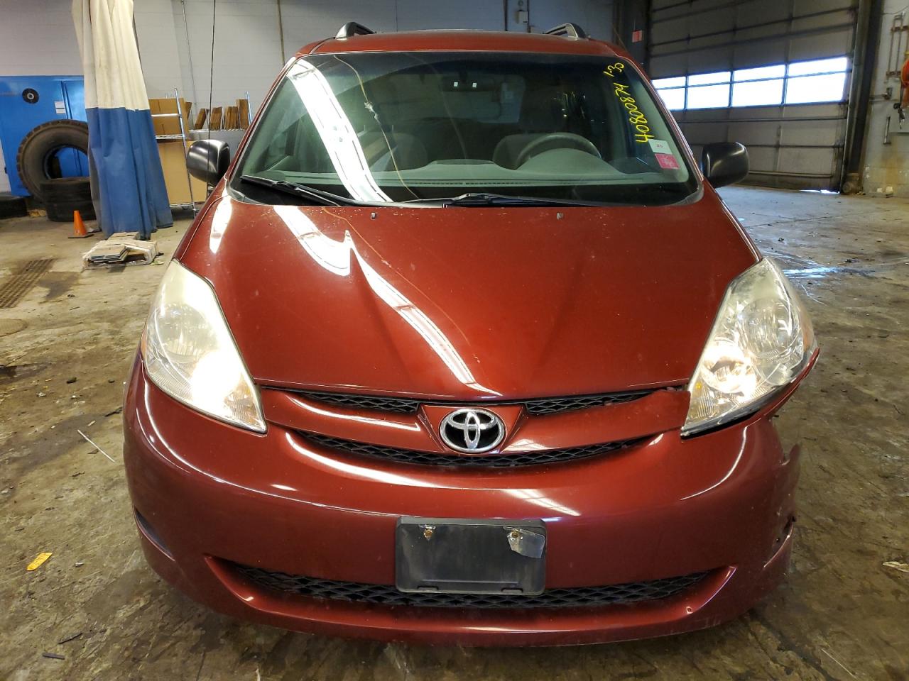 Photo 4 VIN: 5TDZK23C09S225578 - TOYOTA SIENNA 