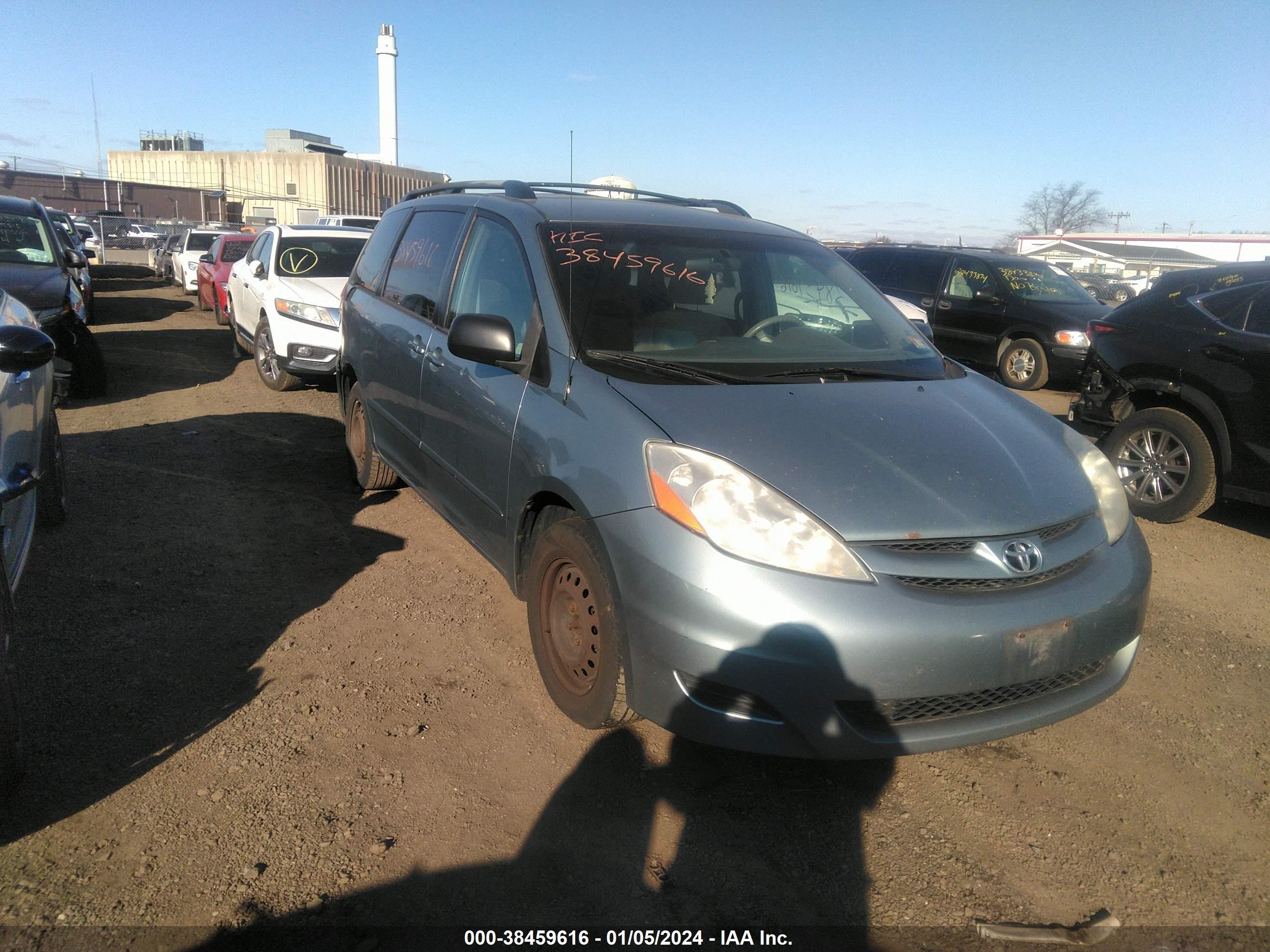 Photo 0 VIN: 5TDZK23C09S271296 - TOYOTA SIENNA 