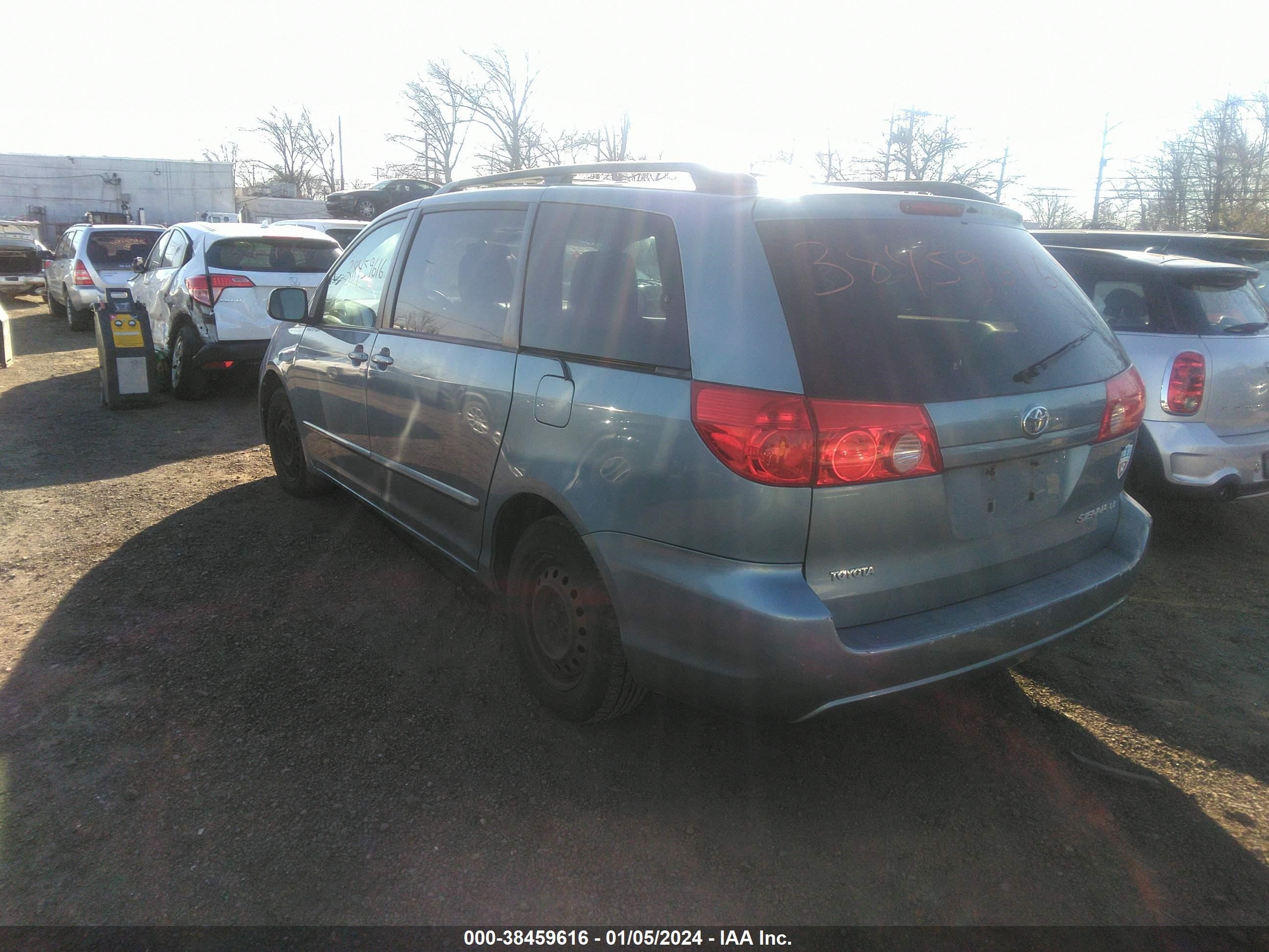 Photo 2 VIN: 5TDZK23C09S271296 - TOYOTA SIENNA 