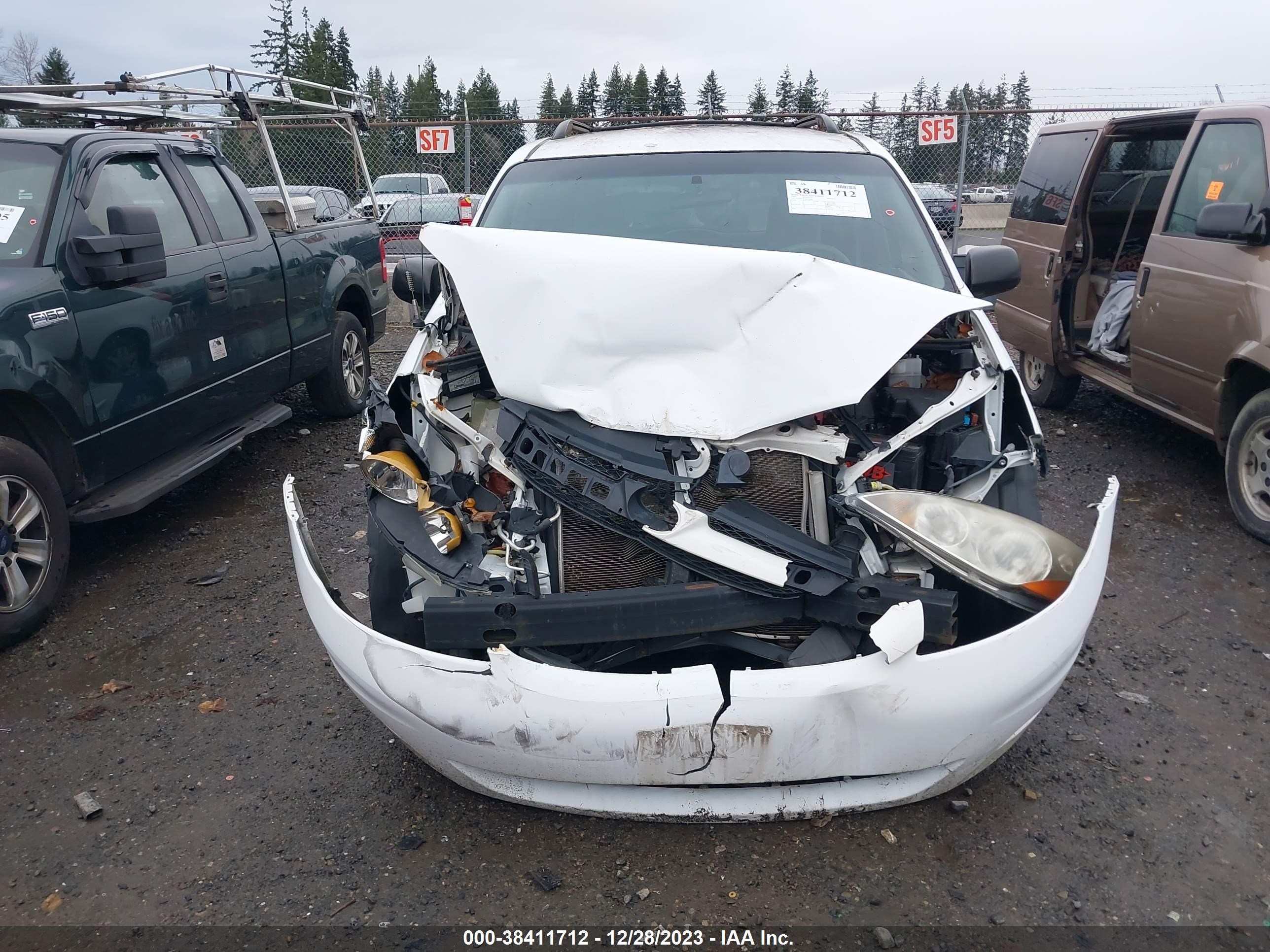 Photo 11 VIN: 5TDZK23C09S275994 - TOYOTA SIENNA 