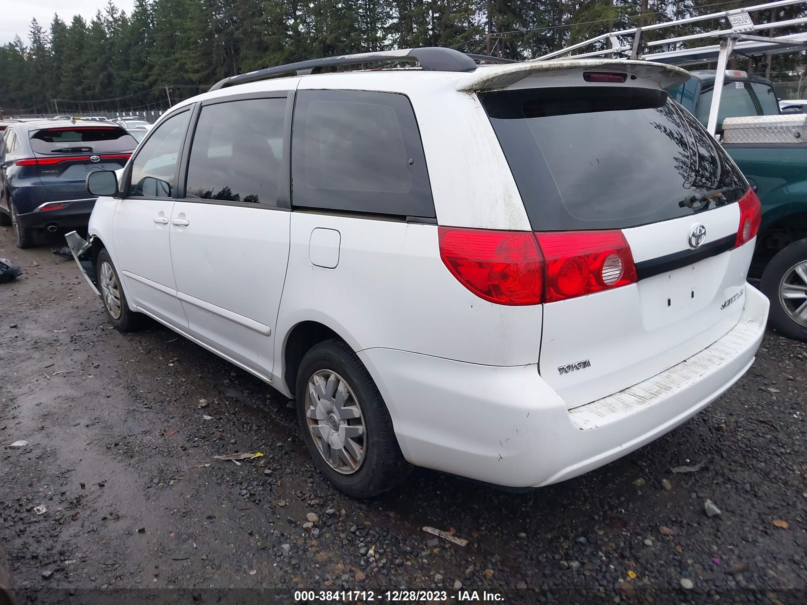 Photo 2 VIN: 5TDZK23C09S275994 - TOYOTA SIENNA 