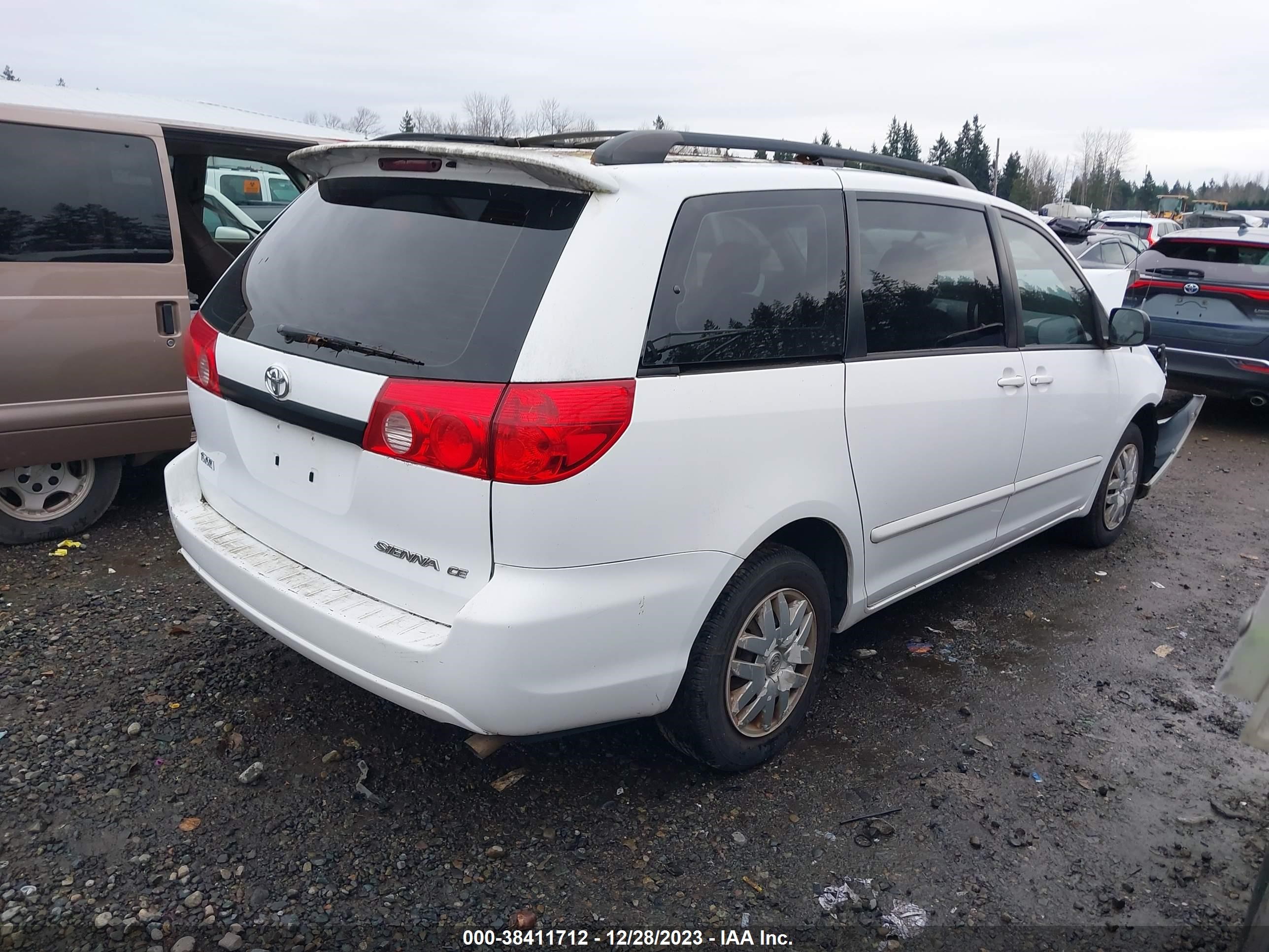 Photo 3 VIN: 5TDZK23C09S275994 - TOYOTA SIENNA 