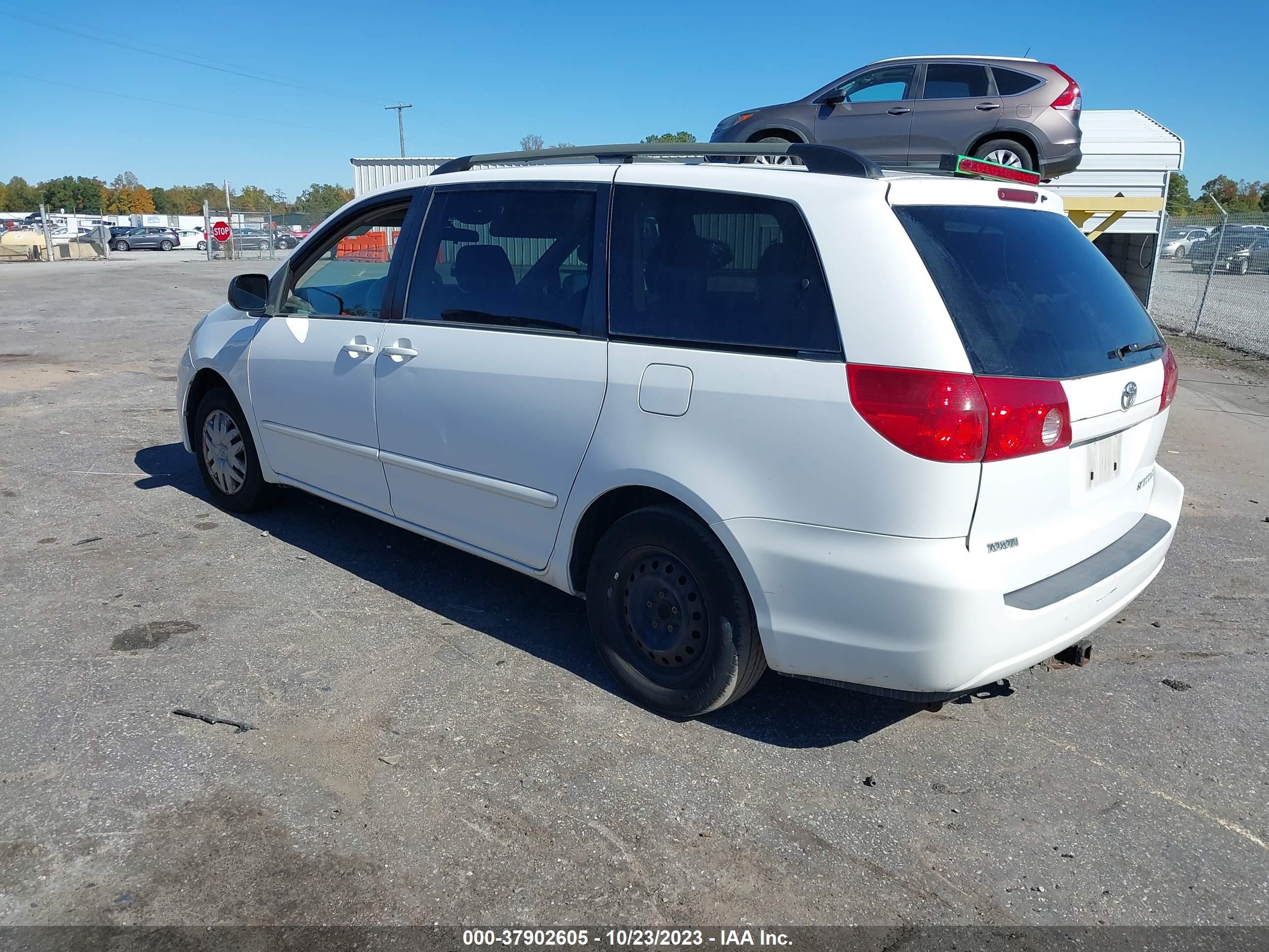 Photo 2 VIN: 5TDZK23C17S000082 - TOYOTA SIENNA 