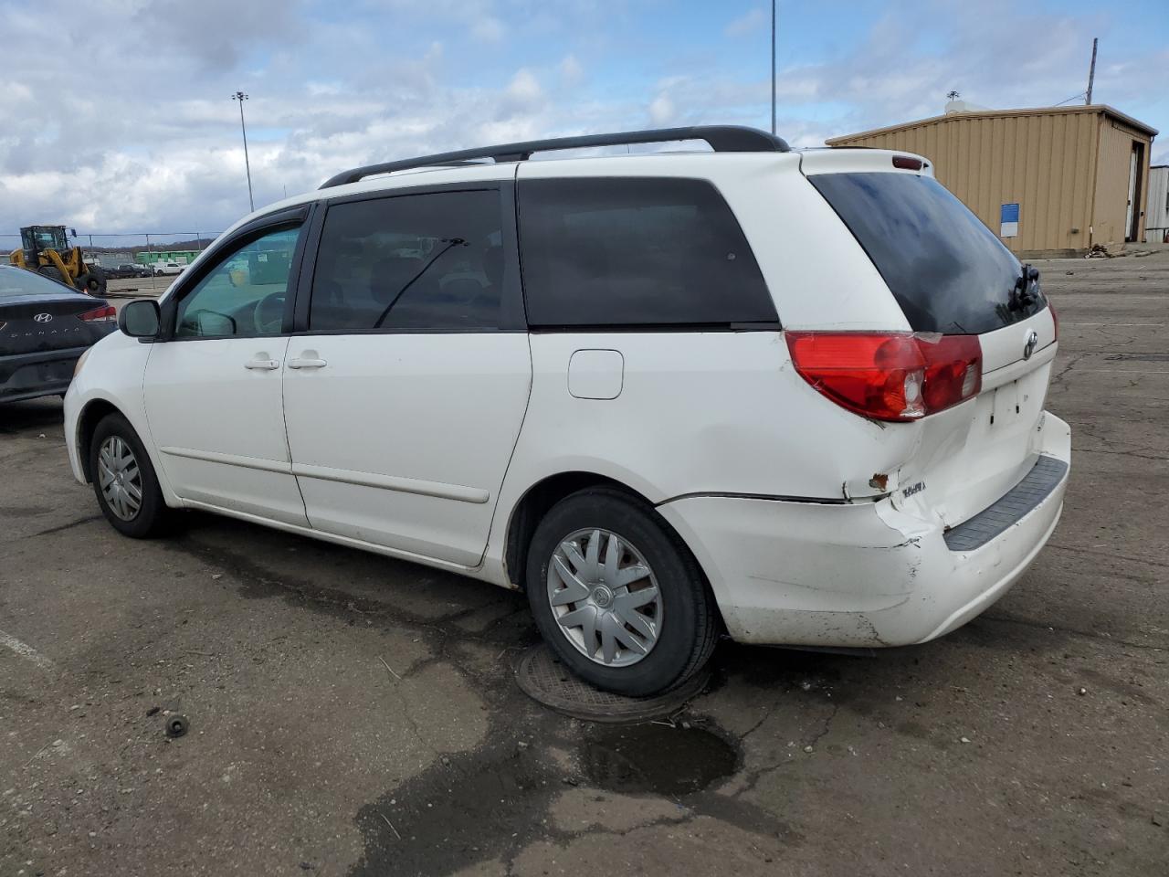 Photo 1 VIN: 5TDZK23C17S050433 - TOYOTA SIENNA 