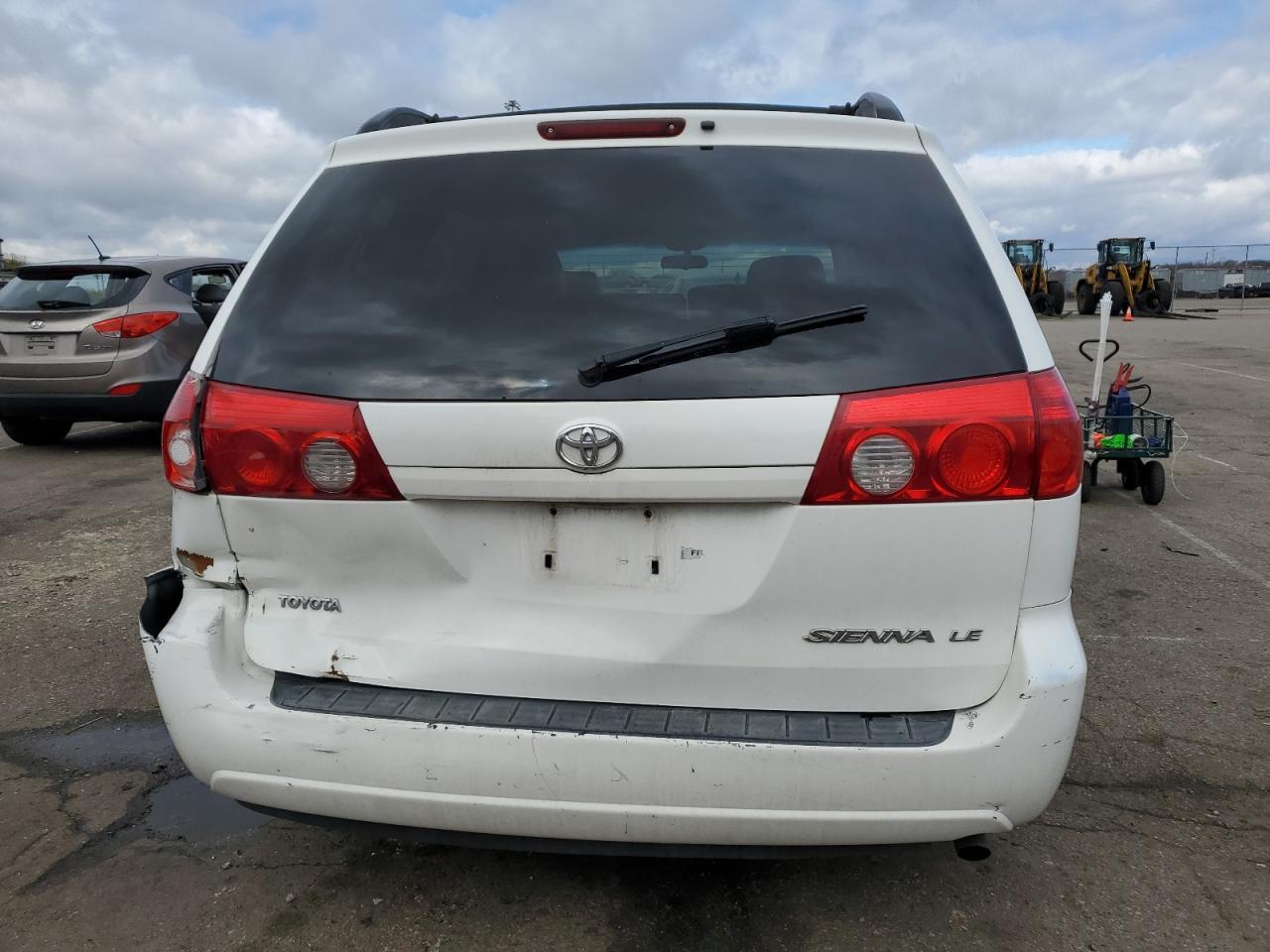 Photo 5 VIN: 5TDZK23C17S050433 - TOYOTA SIENNA 