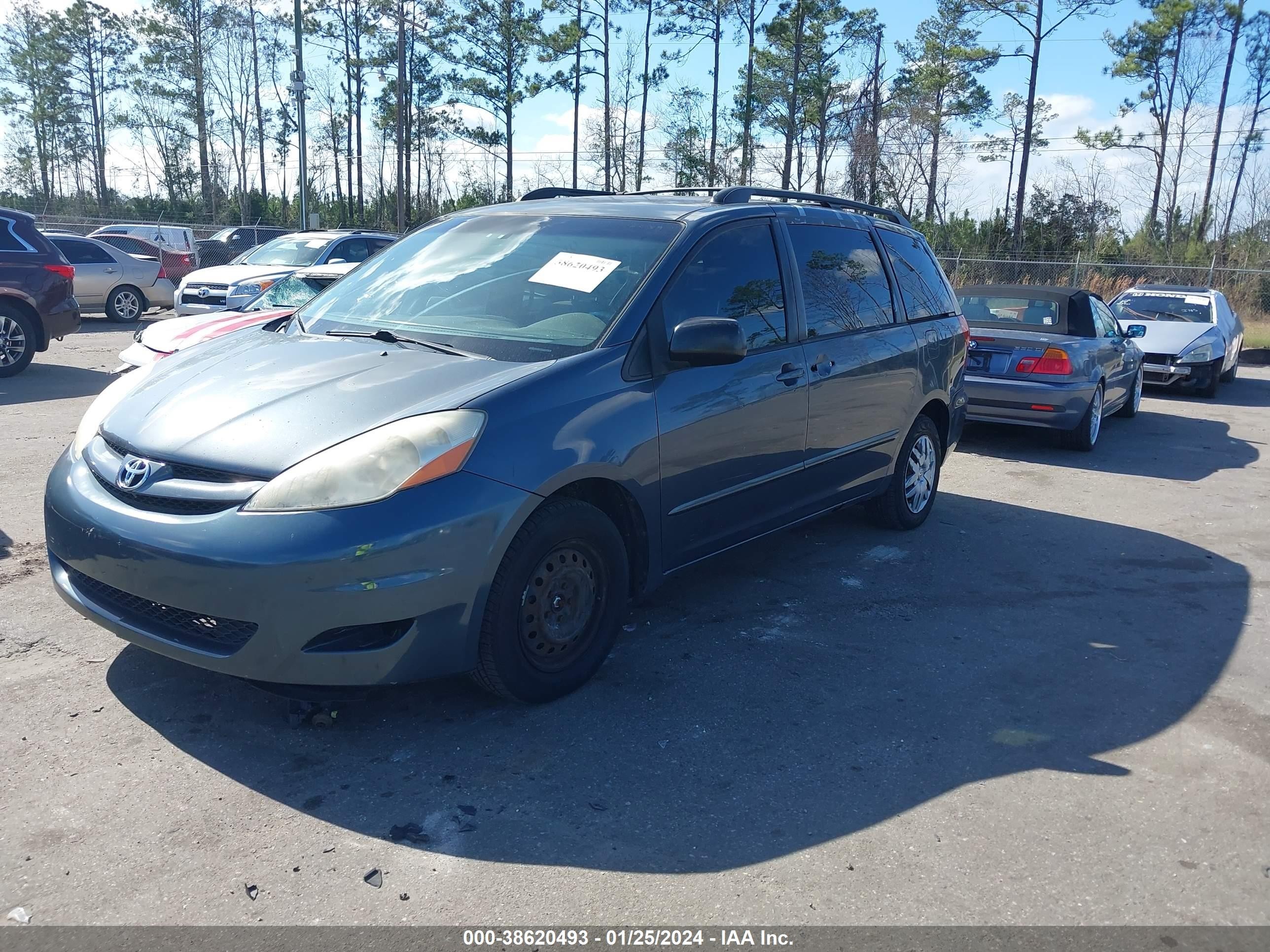 Photo 1 VIN: 5TDZK23C17S053686 - TOYOTA SIENNA 