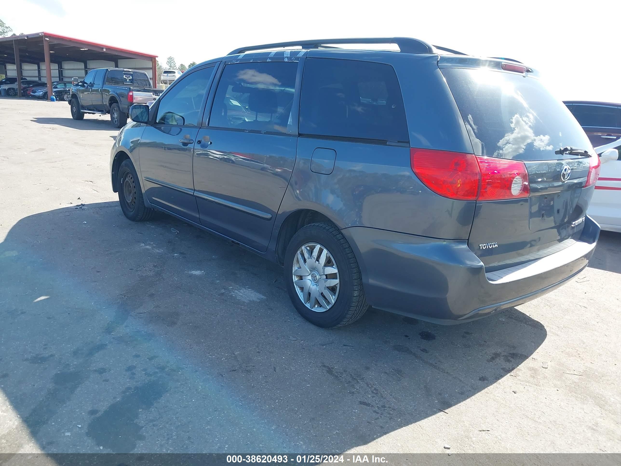 Photo 2 VIN: 5TDZK23C17S053686 - TOYOTA SIENNA 