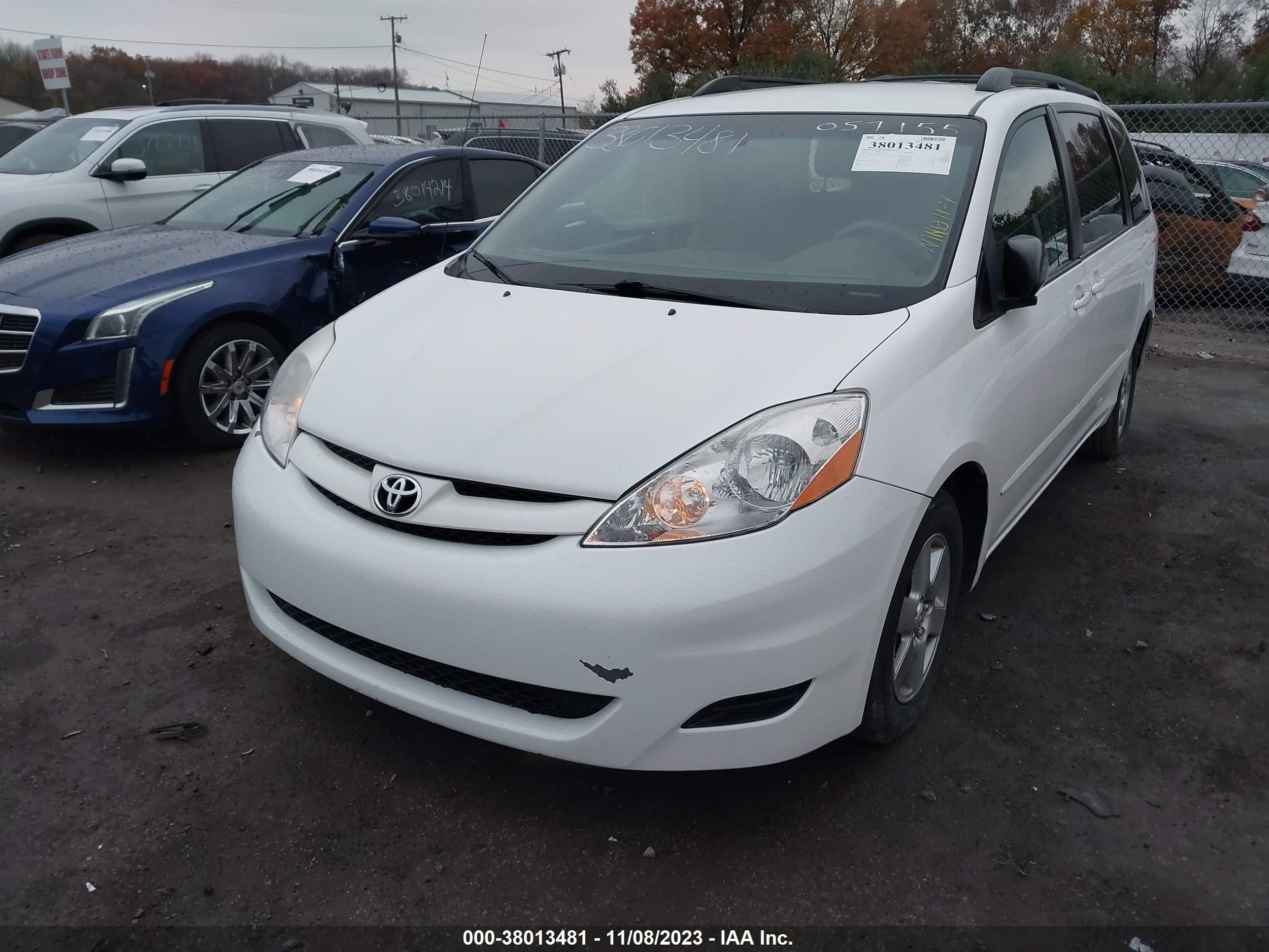 Photo 1 VIN: 5TDZK23C17S057155 - TOYOTA SIENNA 