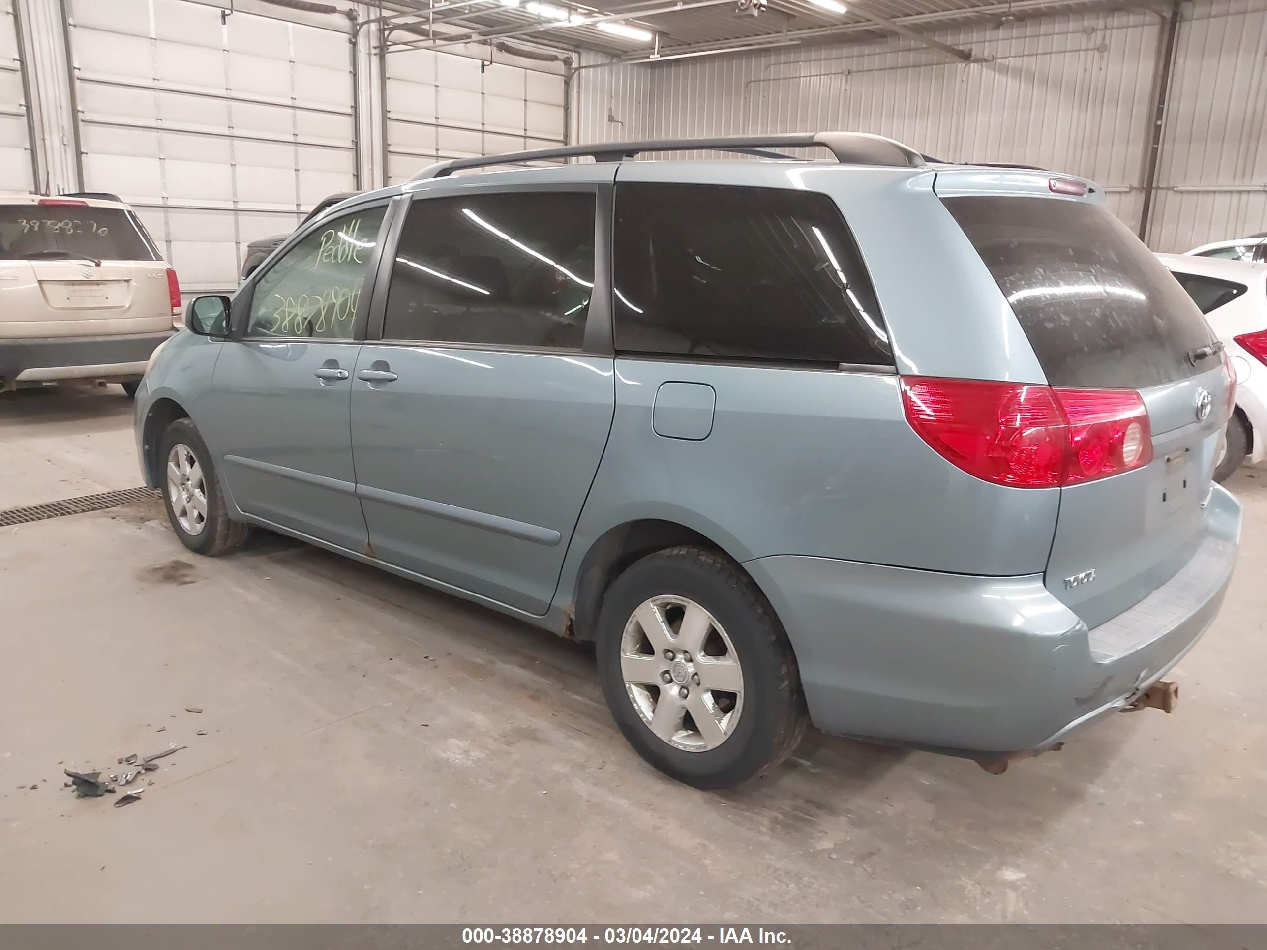 Photo 2 VIN: 5TDZK23C17S065434 - TOYOTA SIENNA 