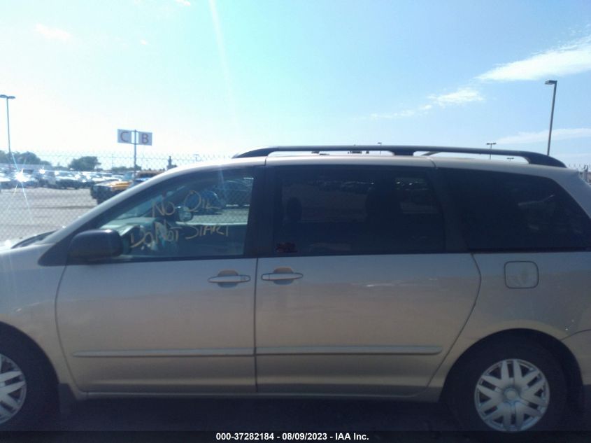 Photo 13 VIN: 5TDZK23C17S097042 - TOYOTA SIENNA 