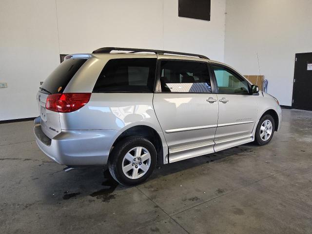 Photo 2 VIN: 5TDZK23C18S100748 - TOYOTA SIENNA CE 