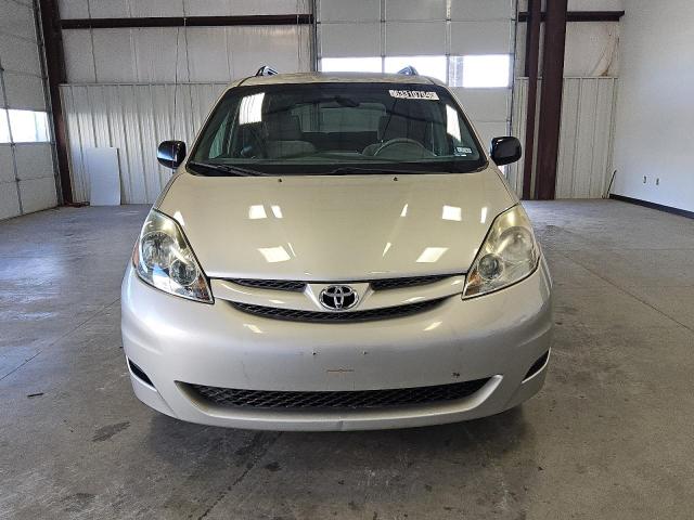 Photo 4 VIN: 5TDZK23C18S100748 - TOYOTA SIENNA CE 