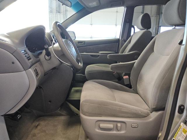 Photo 6 VIN: 5TDZK23C18S100748 - TOYOTA SIENNA CE 