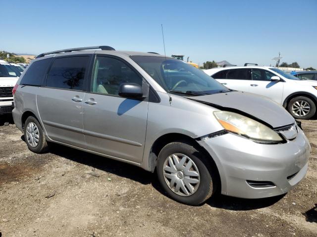 Photo 3 VIN: 5TDZK23C18S137251 - TOYOTA SIENNA CE 