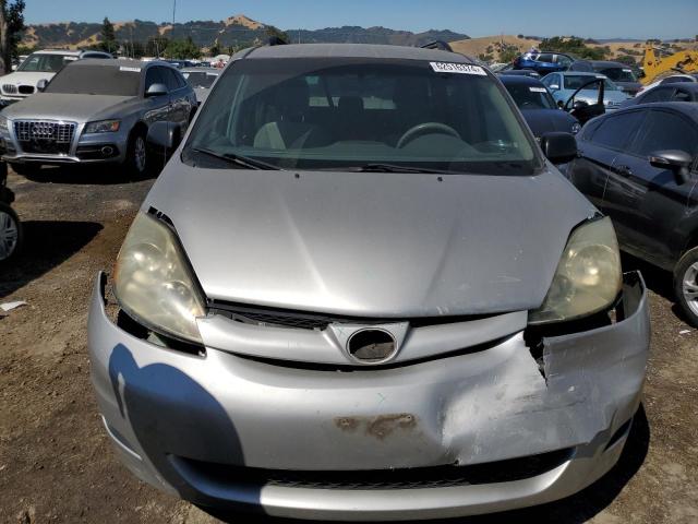 Photo 4 VIN: 5TDZK23C18S137251 - TOYOTA SIENNA CE 