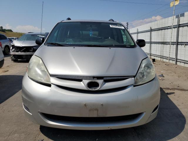 Photo 4 VIN: 5TDZK23C18S143499 - TOYOTA SIENNA CE 