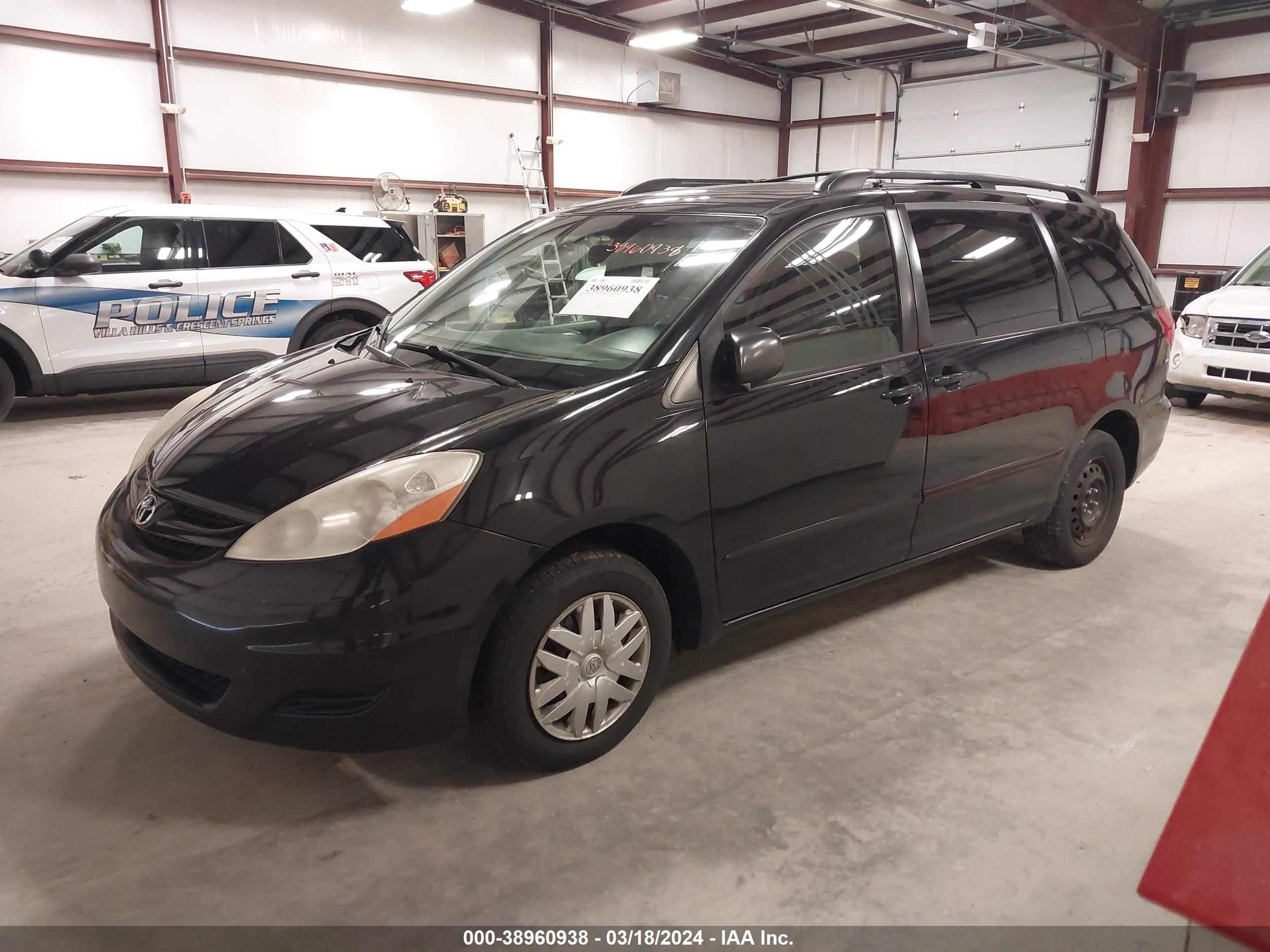 Photo 1 VIN: 5TDZK23C19S250103 - TOYOTA SIENNA 