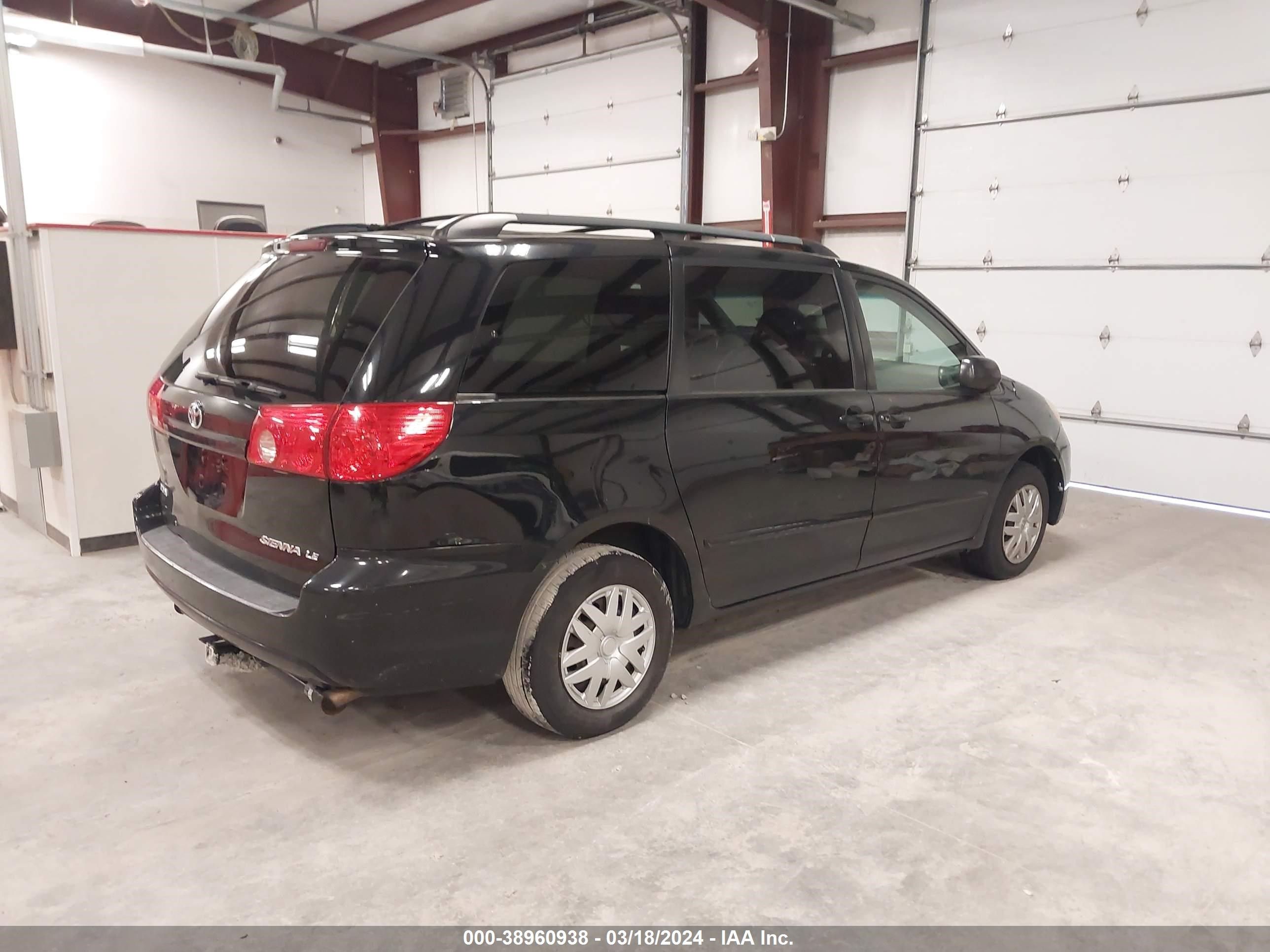 Photo 3 VIN: 5TDZK23C19S250103 - TOYOTA SIENNA 