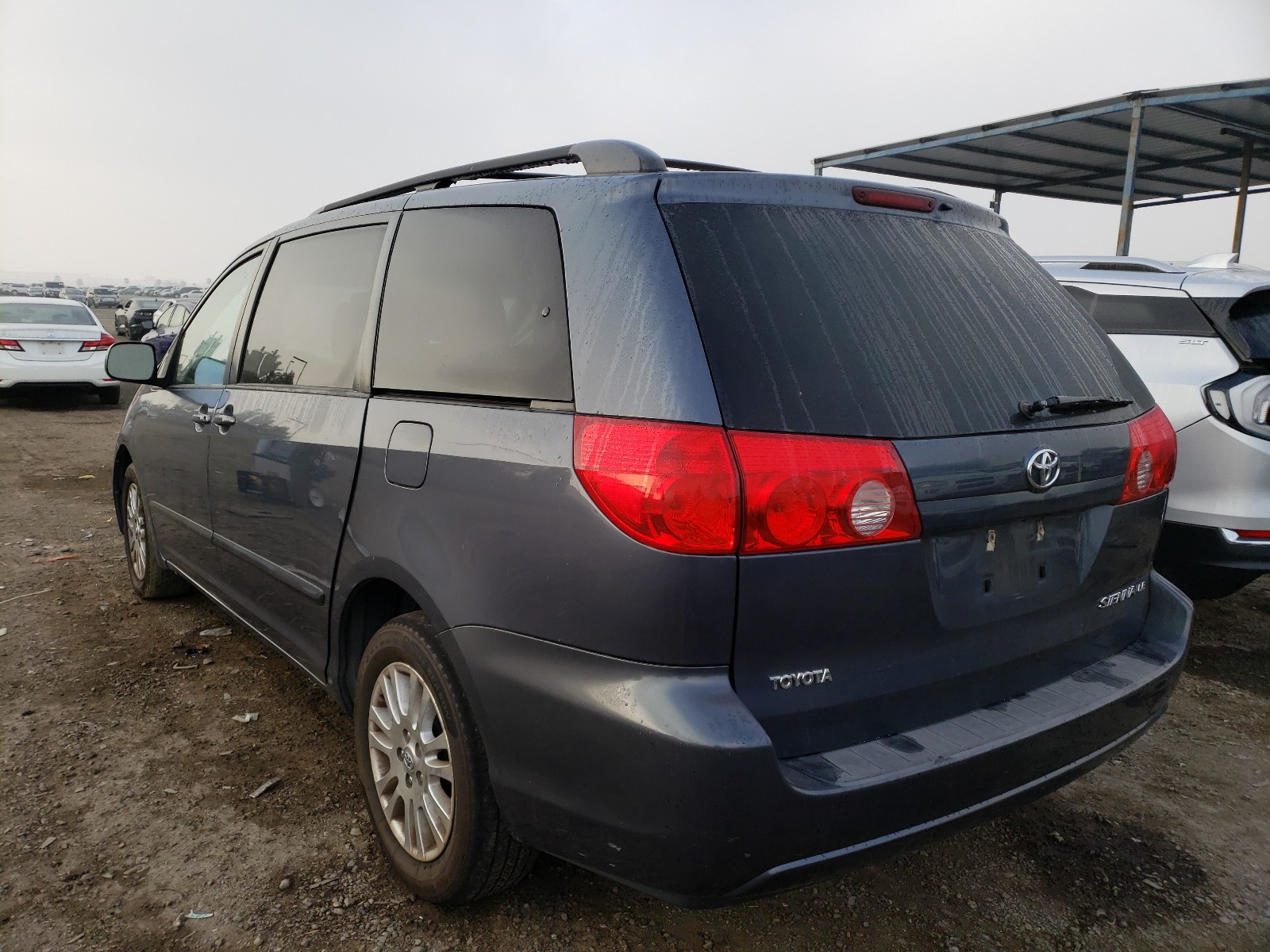 Photo 2 VIN: 5TDZK23C19S265300 - TOYOTA SIENNA CE 