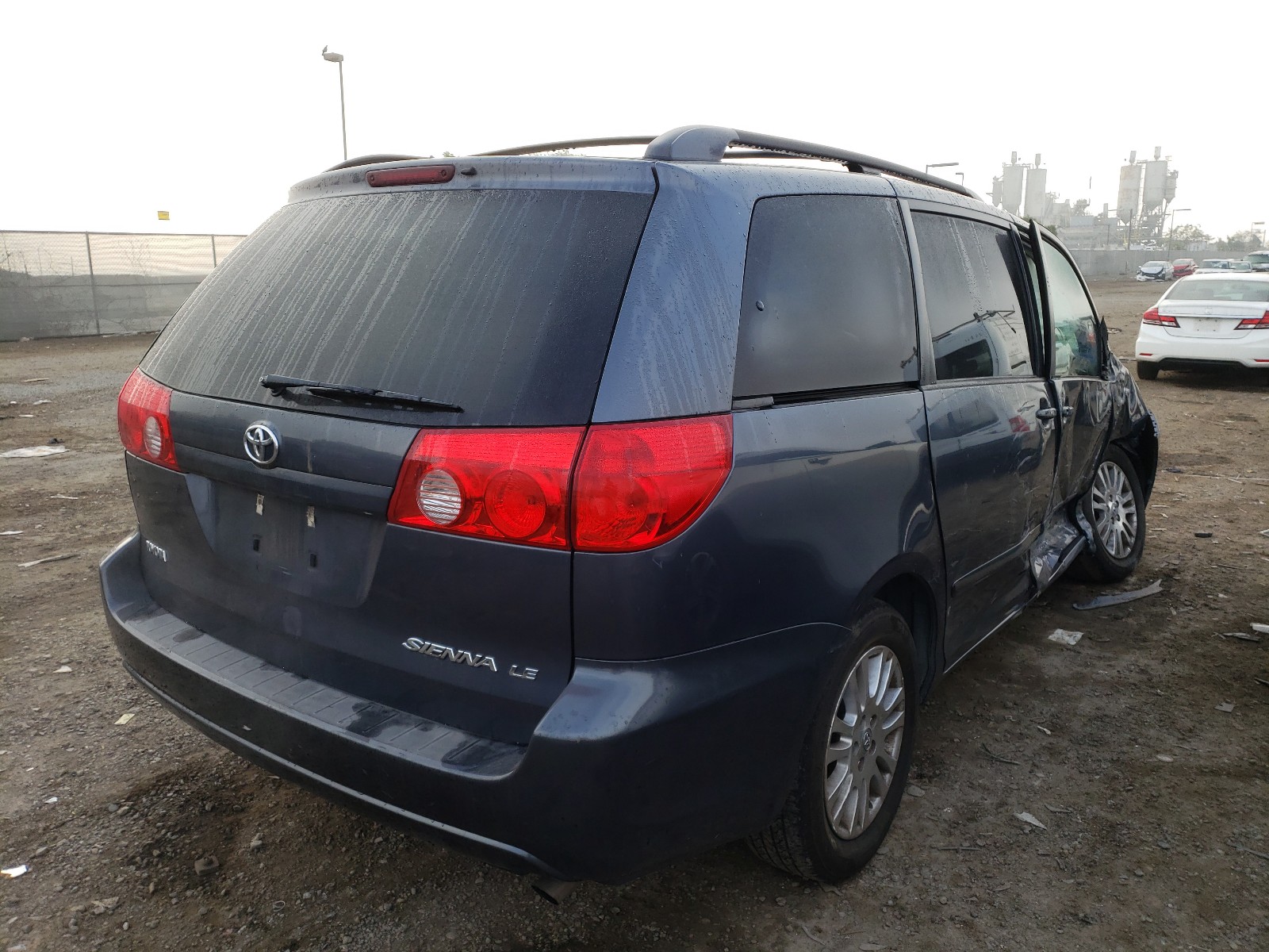 Photo 3 VIN: 5TDZK23C19S265300 - TOYOTA SIENNA CE 