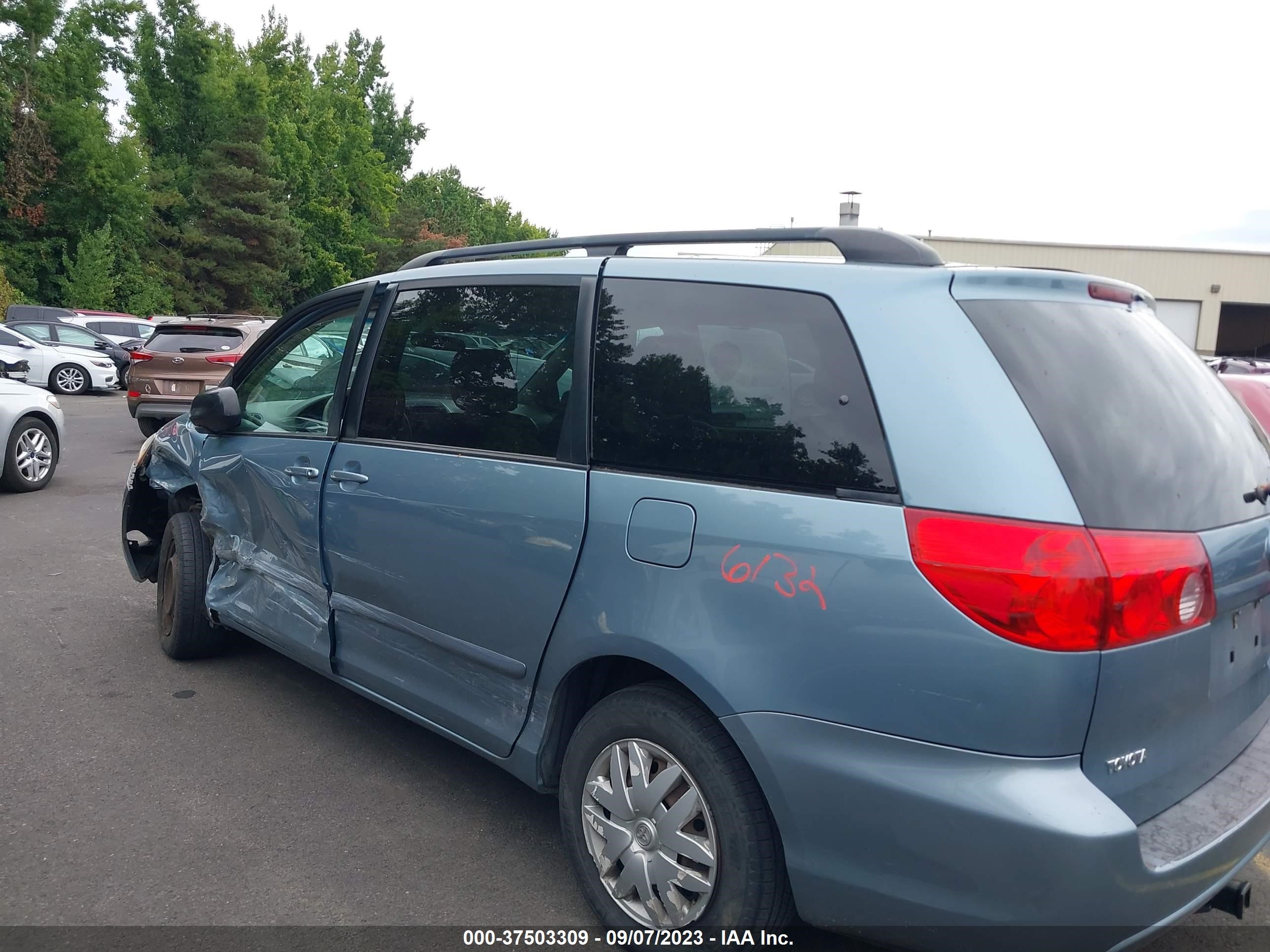 Photo 13 VIN: 5TDZK23C19S274501 - TOYOTA SIENNA 