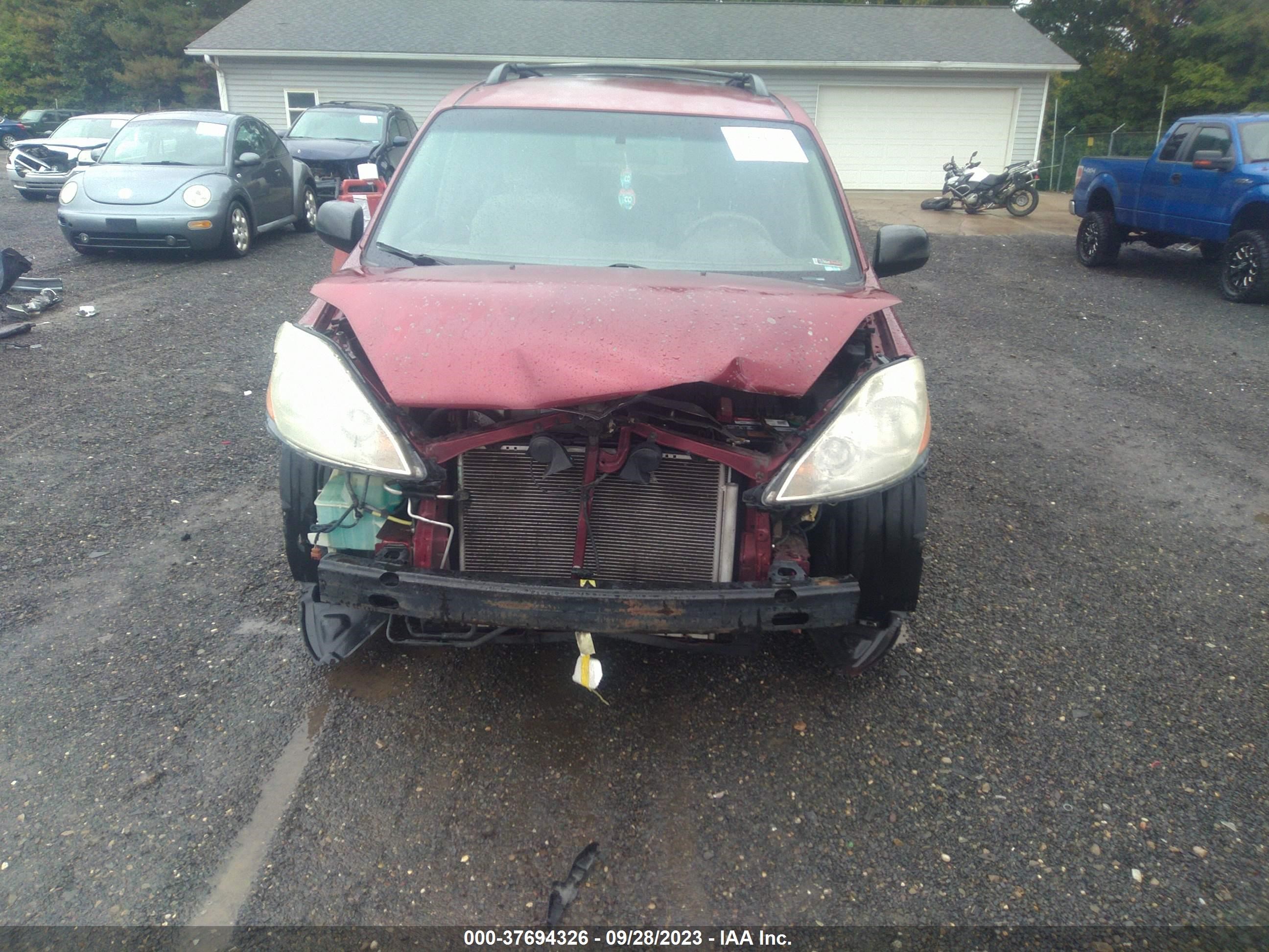 Photo 12 VIN: 5TDZK23C19S277625 - TOYOTA SIENNA 