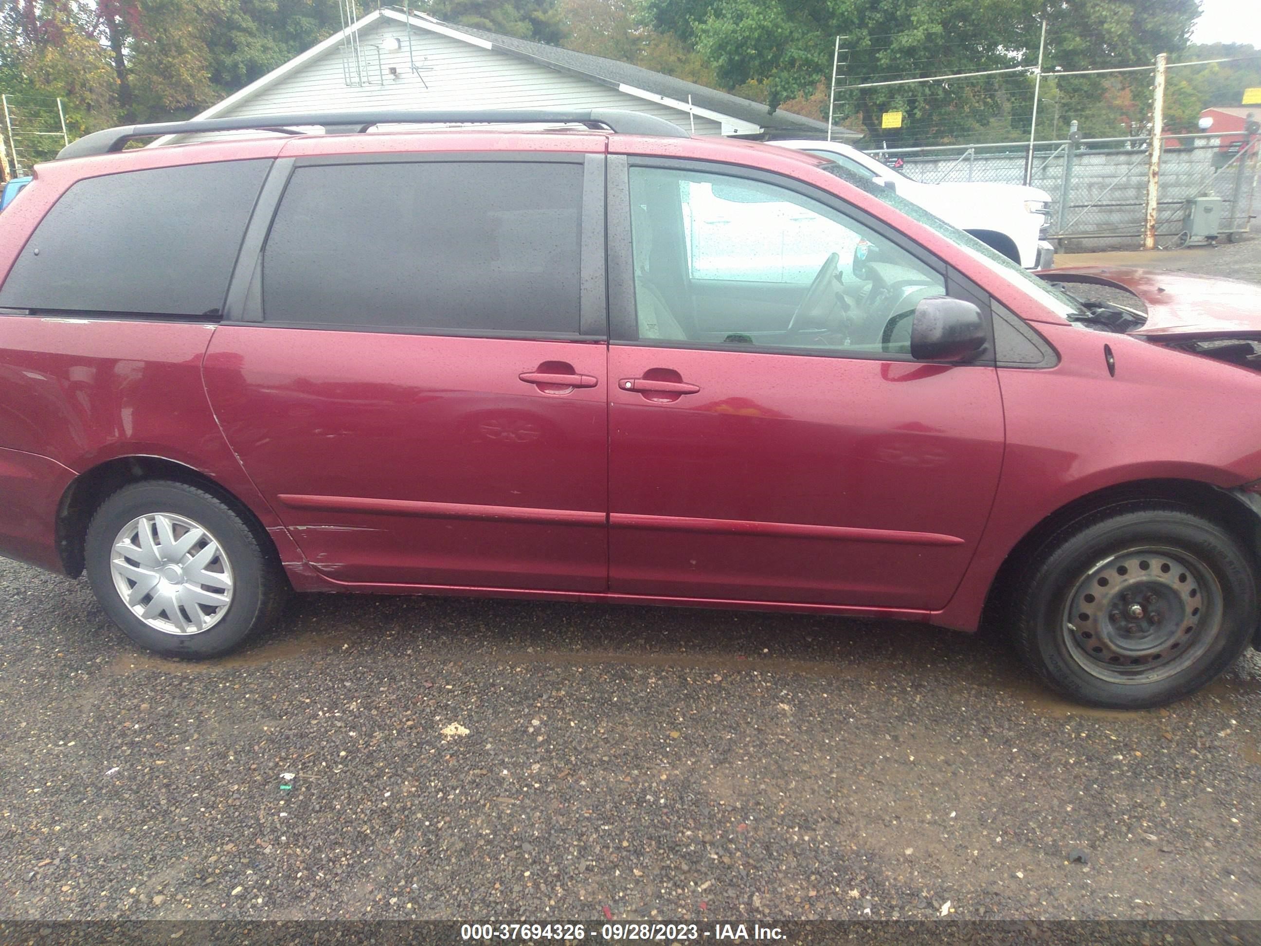 Photo 13 VIN: 5TDZK23C19S277625 - TOYOTA SIENNA 