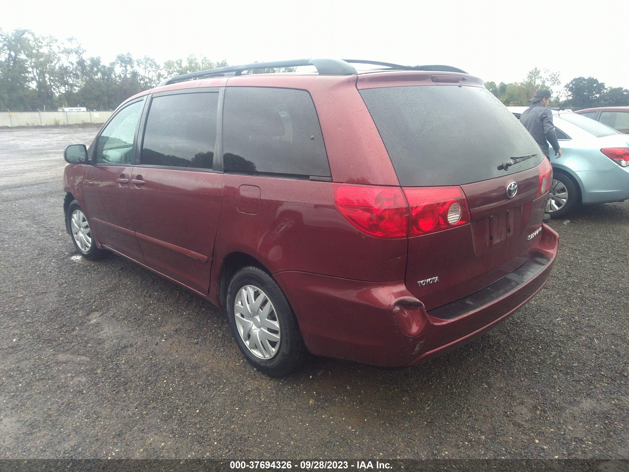 Photo 2 VIN: 5TDZK23C19S277625 - TOYOTA SIENNA 