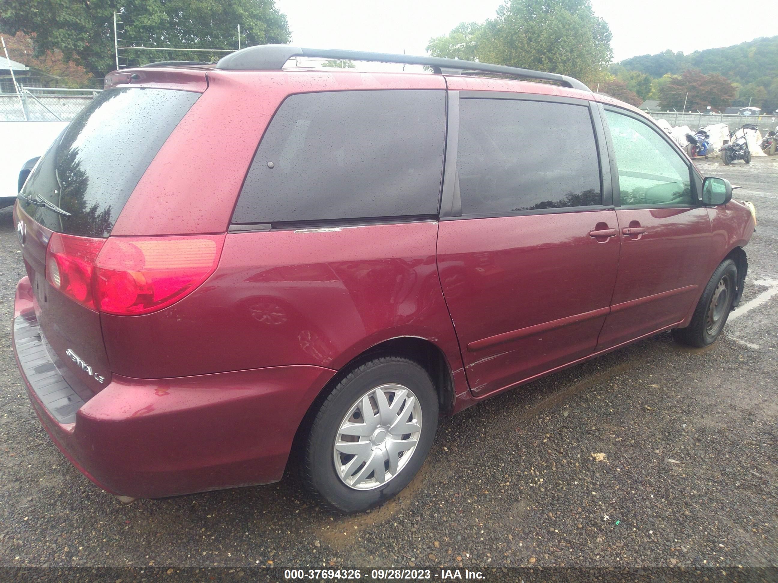 Photo 3 VIN: 5TDZK23C19S277625 - TOYOTA SIENNA 