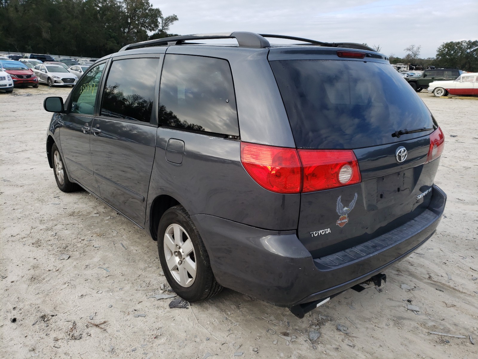 Photo 2 VIN: 5TDZK23C19S279651 - TOYOTA SIENNA CE 