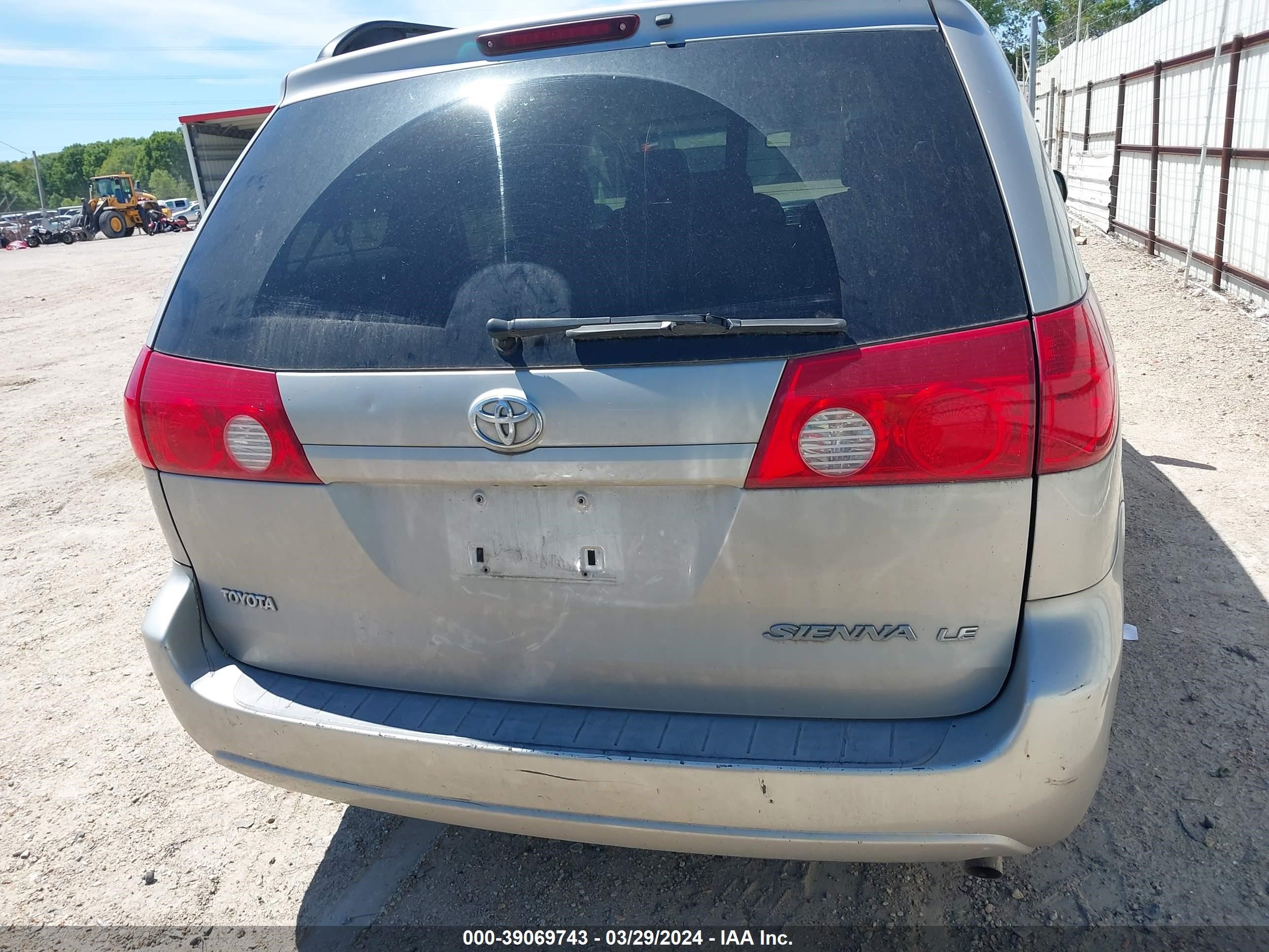 Photo 15 VIN: 5TDZK23C27S039134 - TOYOTA SIENNA 