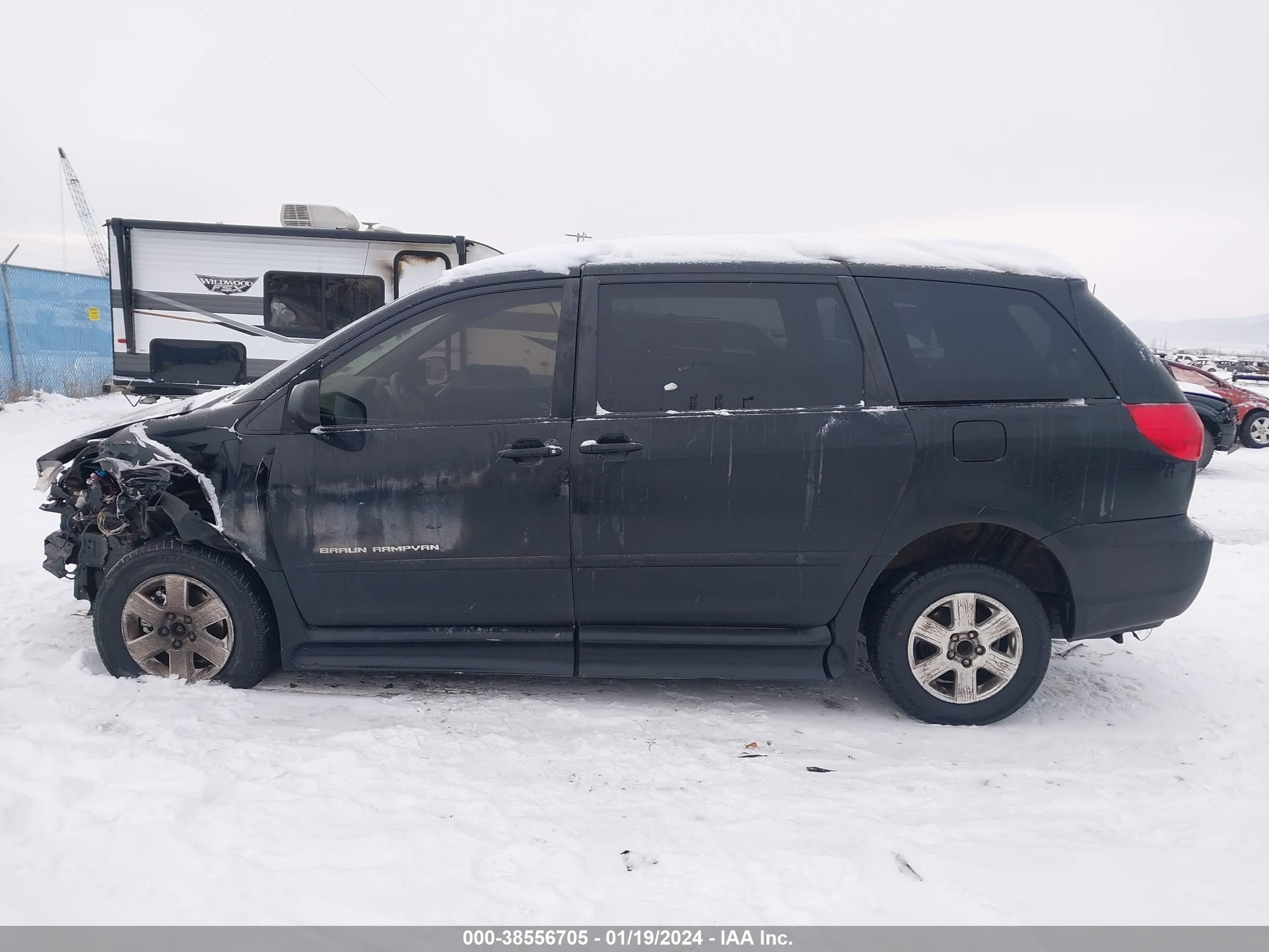 Photo 14 VIN: 5TDZK23C28S111788 - TOYOTA SIENNA 