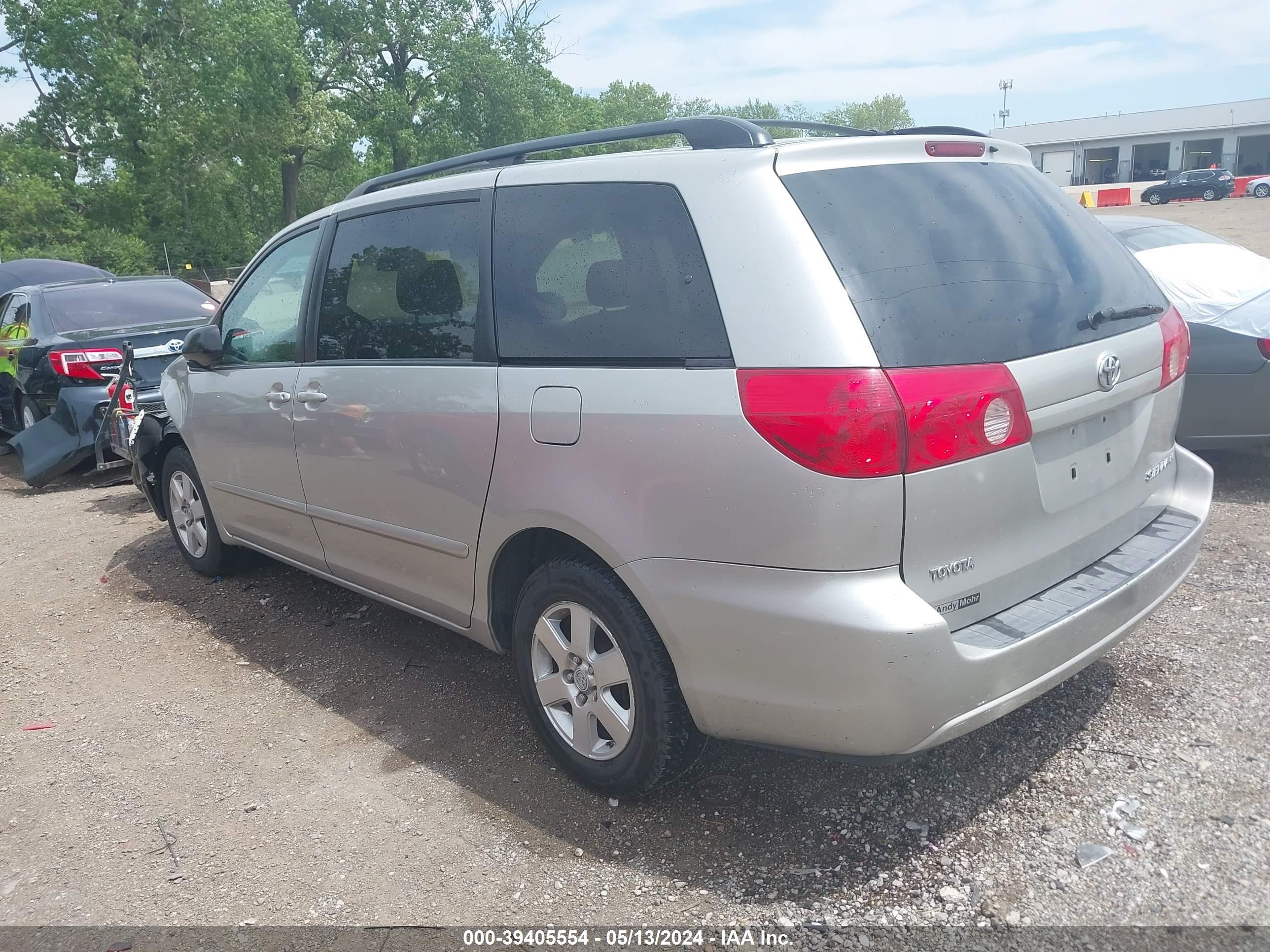 Photo 2 VIN: 5TDZK23C28S125206 - TOYOTA SIENNA 