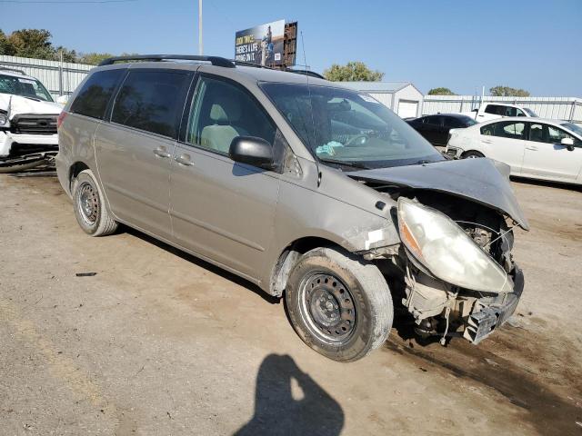 Photo 3 VIN: 5TDZK23C28S140790 - TOYOTA SIENNA 4X4 