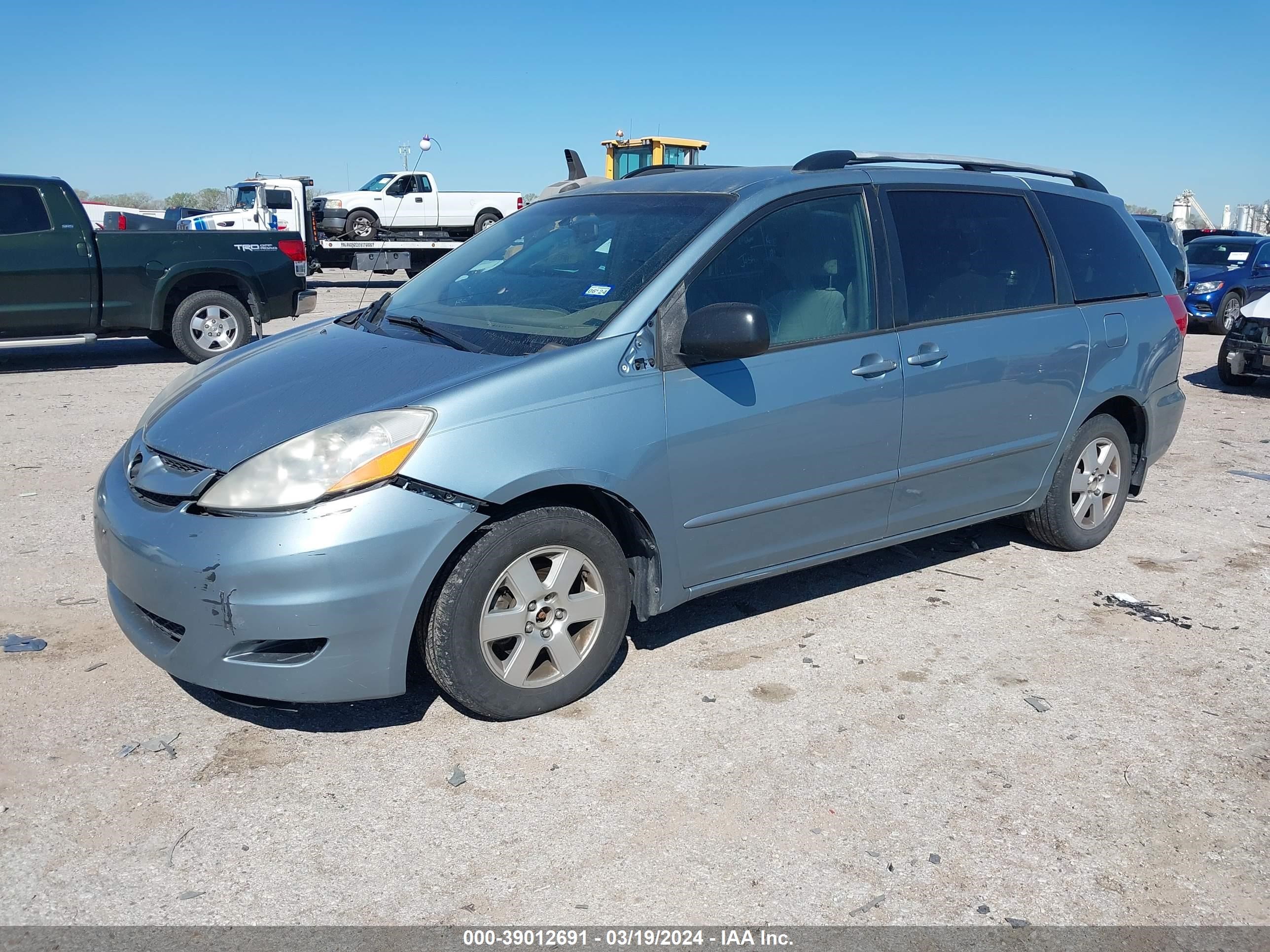 Photo 1 VIN: 5TDZK23C28S143866 - TOYOTA SIENNA 