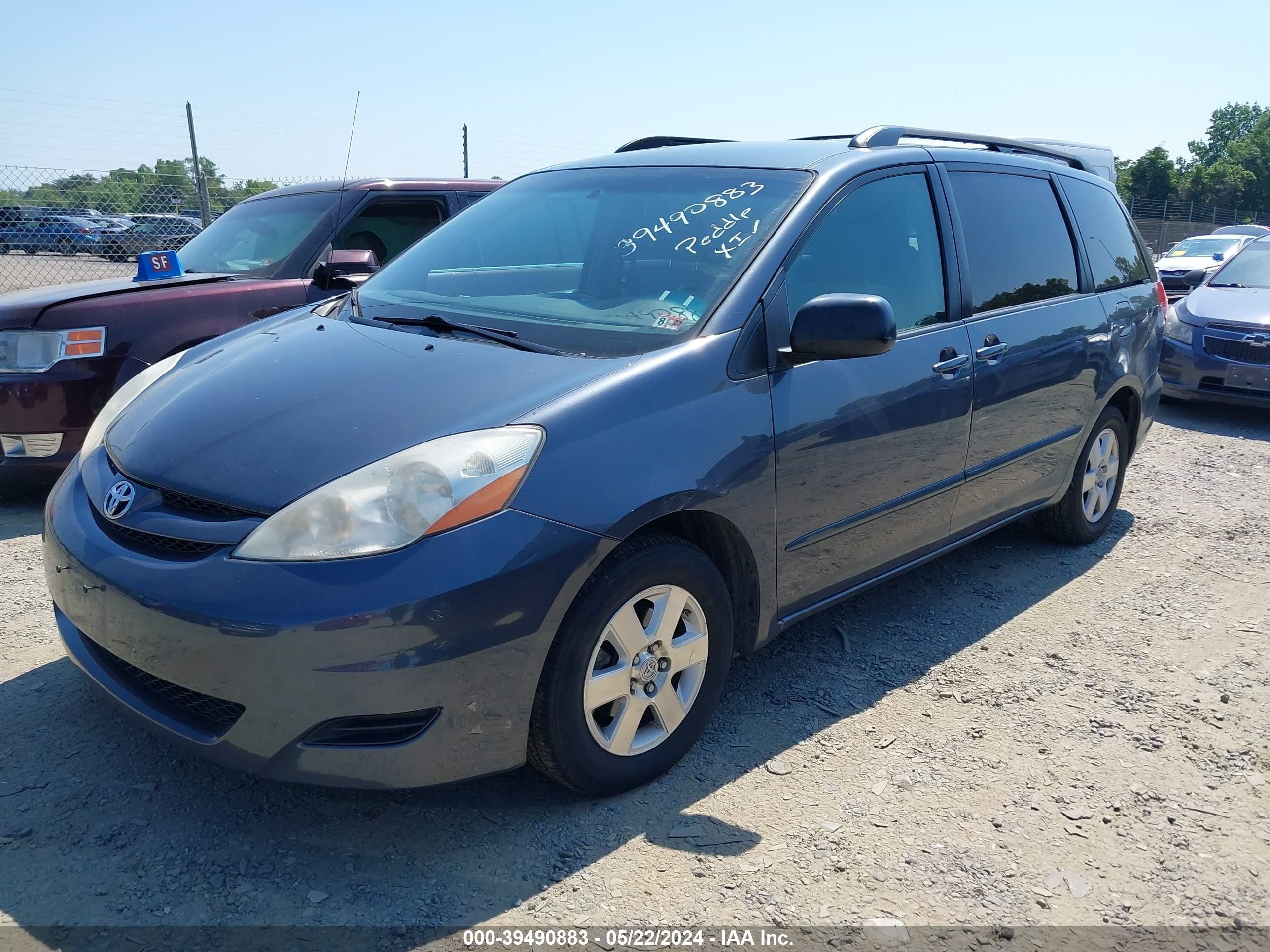 Photo 1 VIN: 5TDZK23C28S156343 - TOYOTA SIENNA 