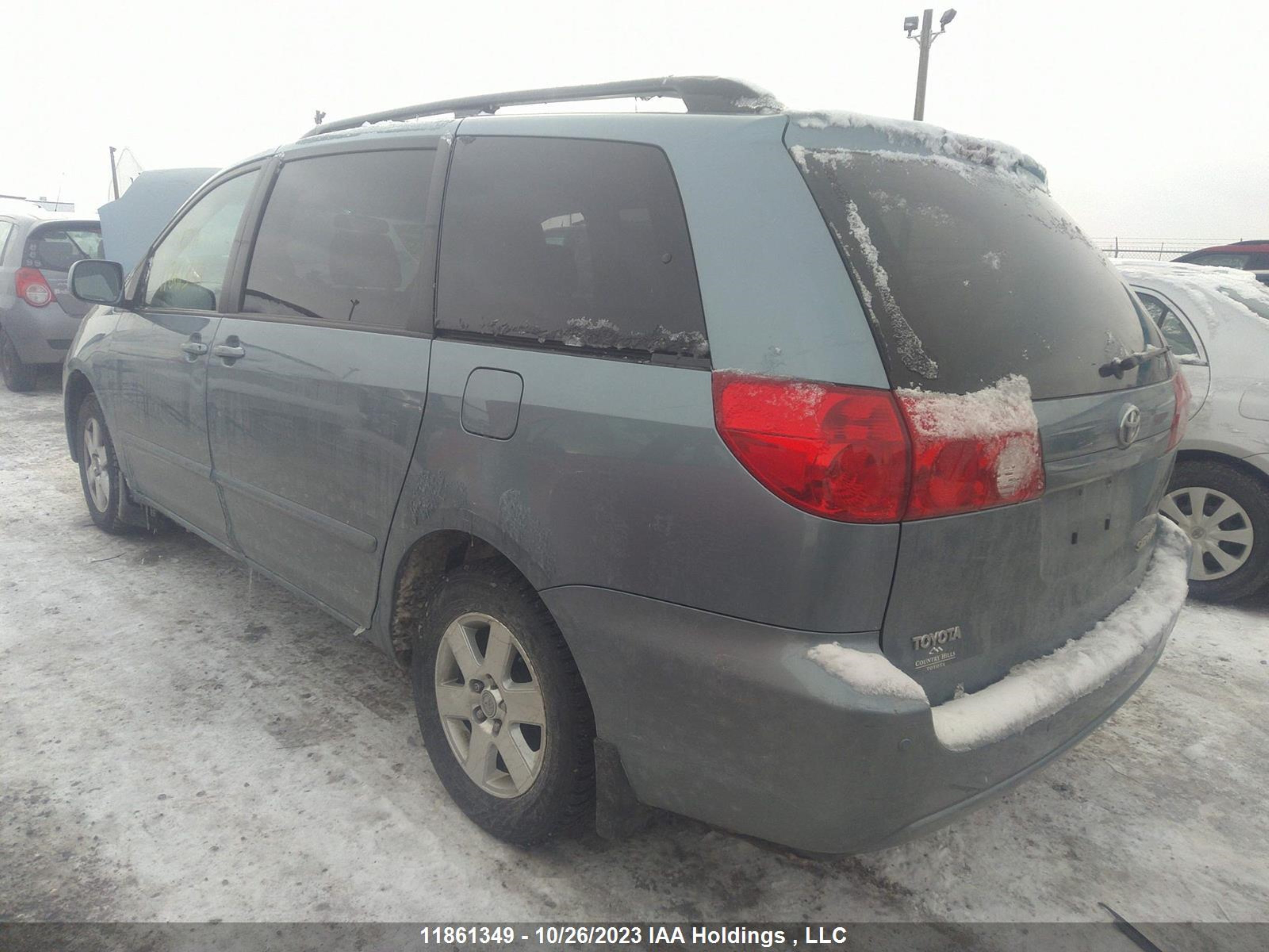 Photo 2 VIN: 5TDZK23C28S159579 - TOYOTA SIENNA 