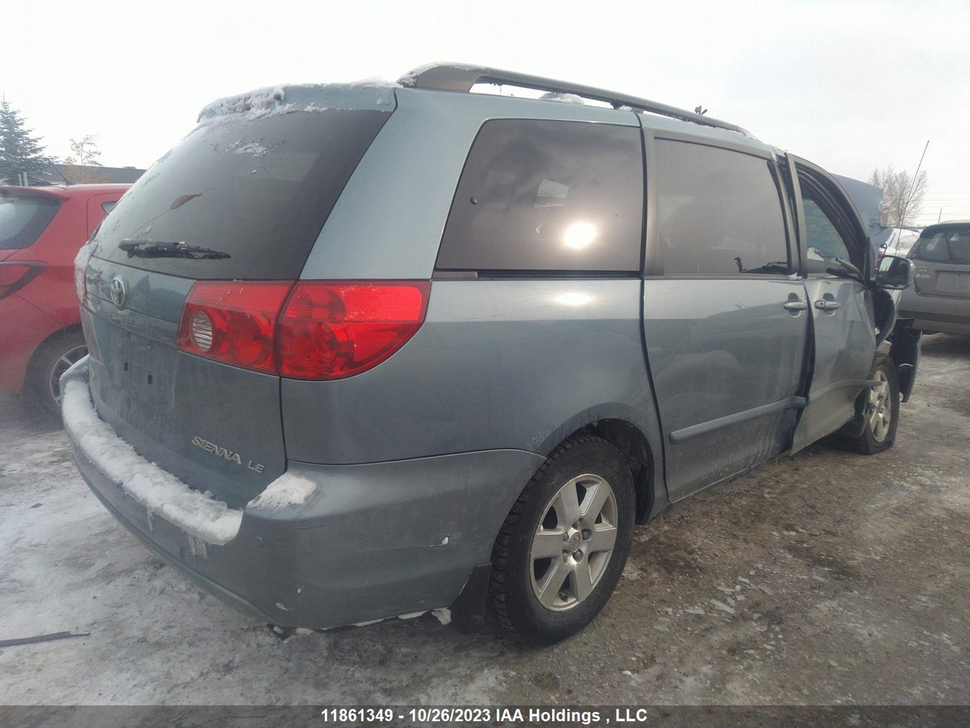 Photo 3 VIN: 5TDZK23C28S159579 - TOYOTA SIENNA 