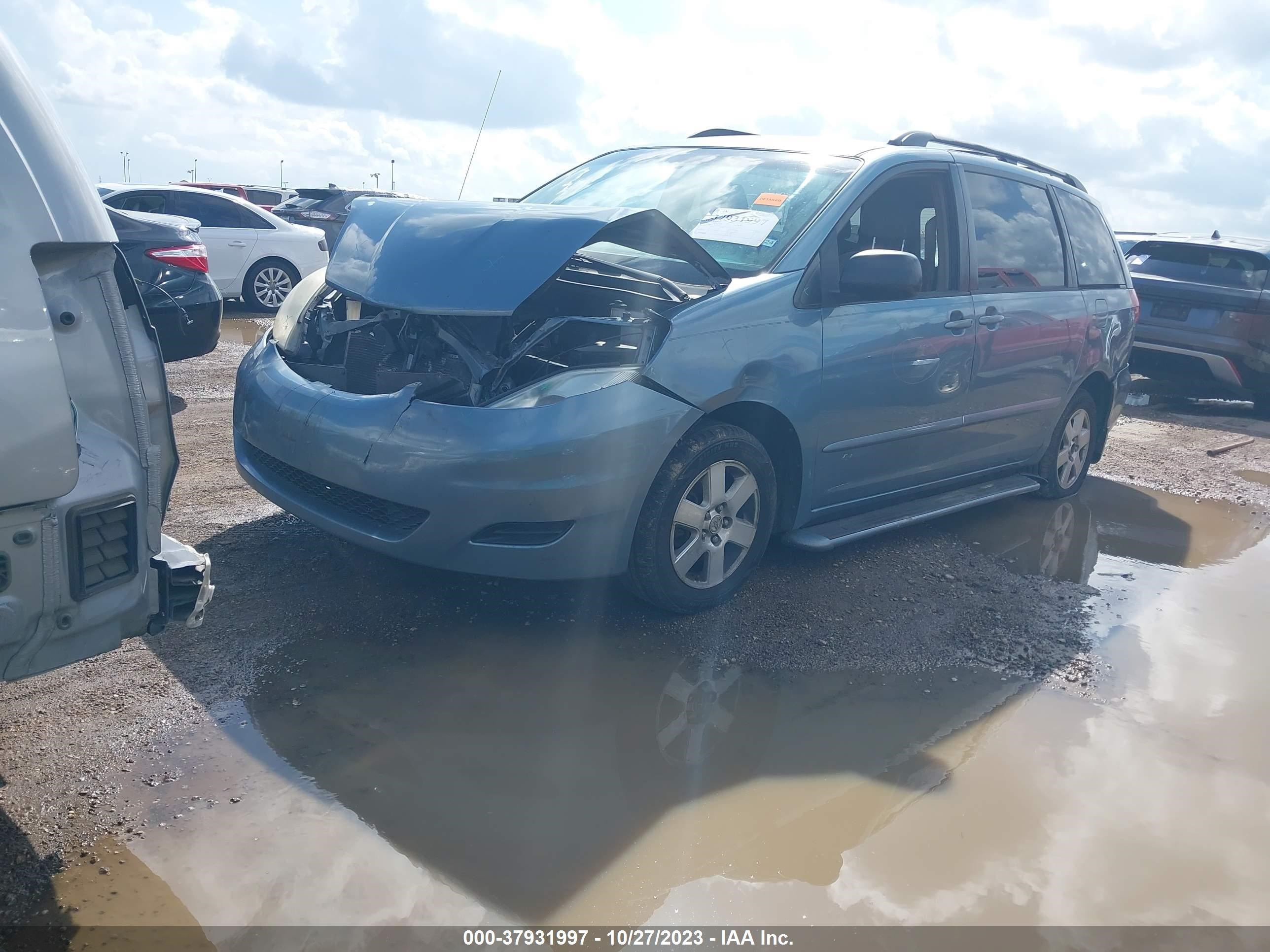 Photo 1 VIN: 5TDZK23C28S167424 - TOYOTA SIENNA 